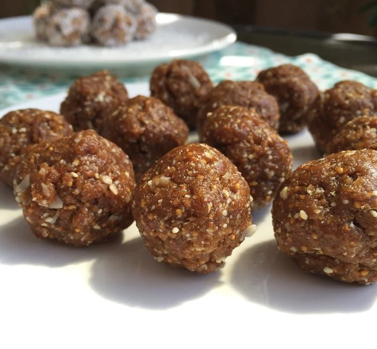 CARROT CAKE ENERGY BITES