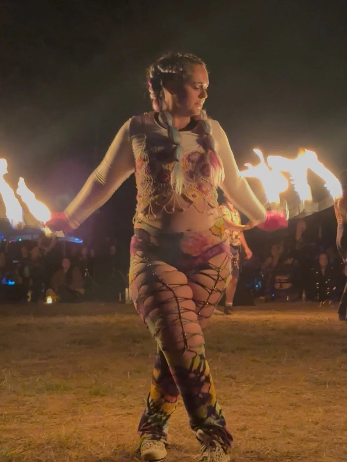 Firedrums recap coming in hot ❤️&zwj;🔥

Wow- this festival is like no other! 

Workshops on flow arts during the day. And at night, everyone gathers around a fire circle where anyone can step in and light up. 

You see the most impressive technical 