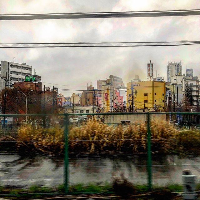 And we&rsquo;re back Tokyo #tokyo #train #city #ilovetokyo #snowday #picoftheday #bestoftheday #yoshimoshi #cold