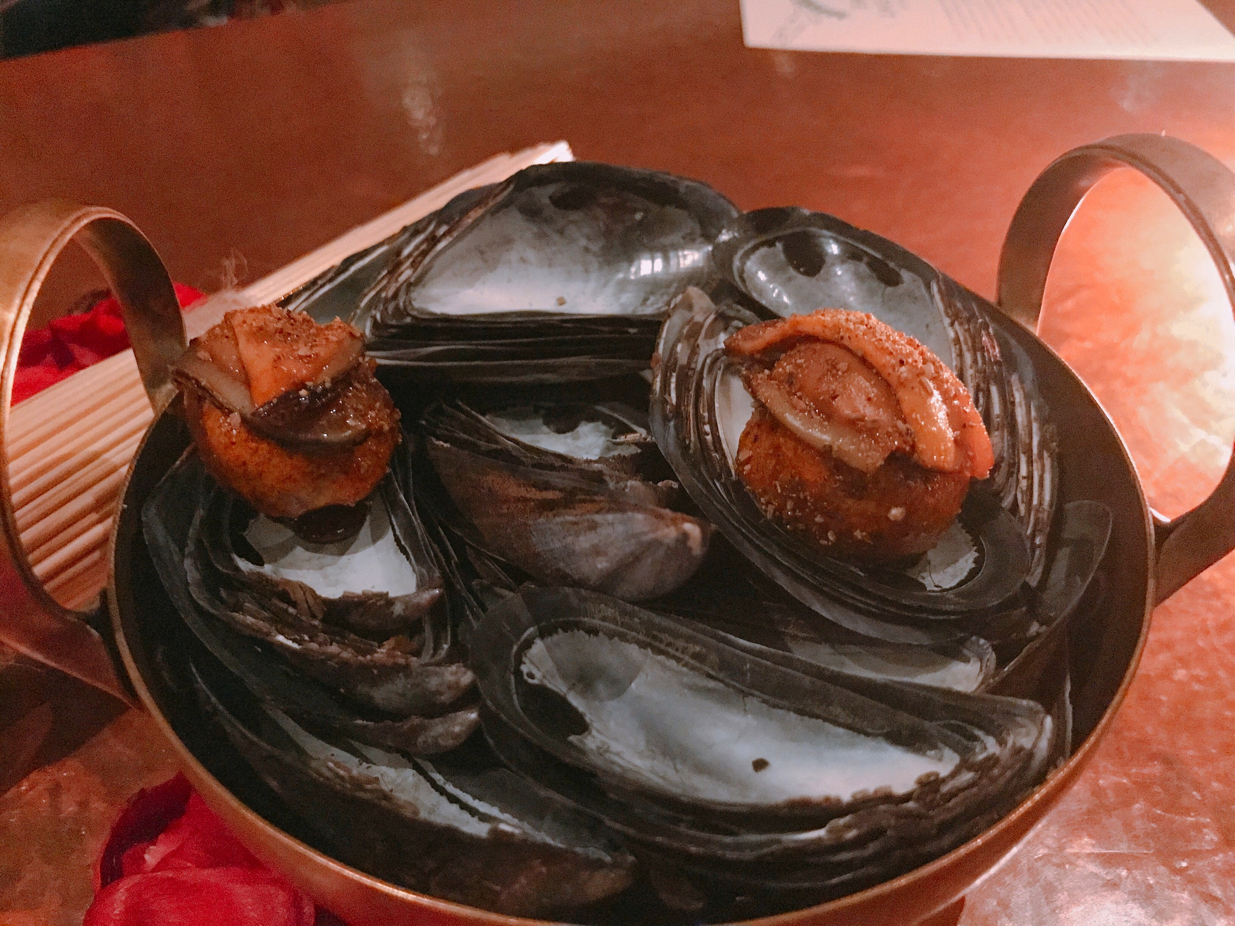 Isicia Ex Sphondylis (42): Mussels, Saffron, Lardo