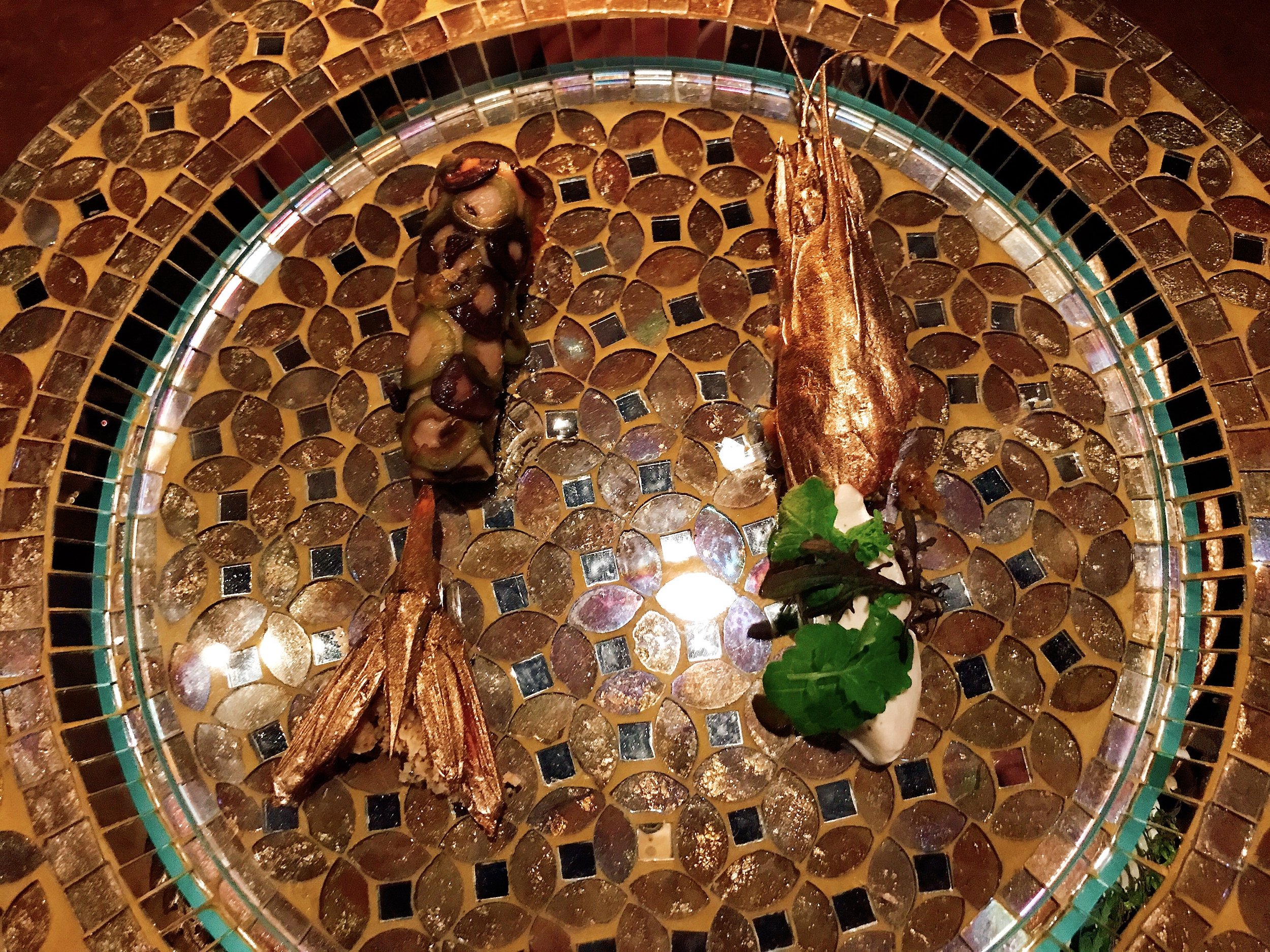 Isicia De Scillis Vel De cammaris Amplis (39): Shrimp, Olives and Walnut
