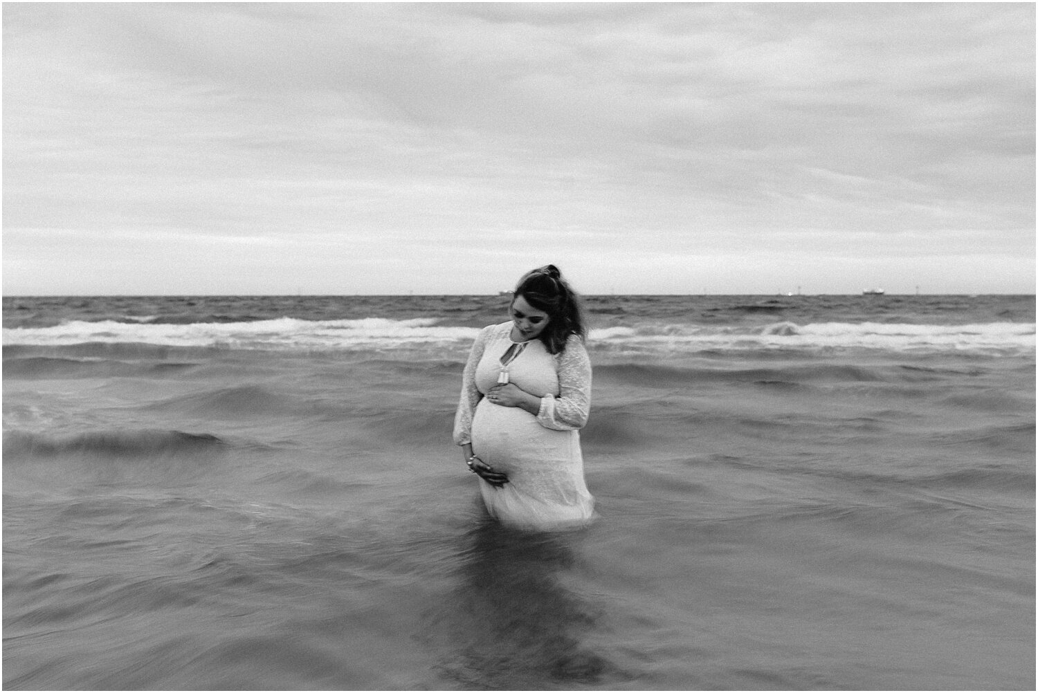 Maternity session at Port Melbourne_0027.jpg