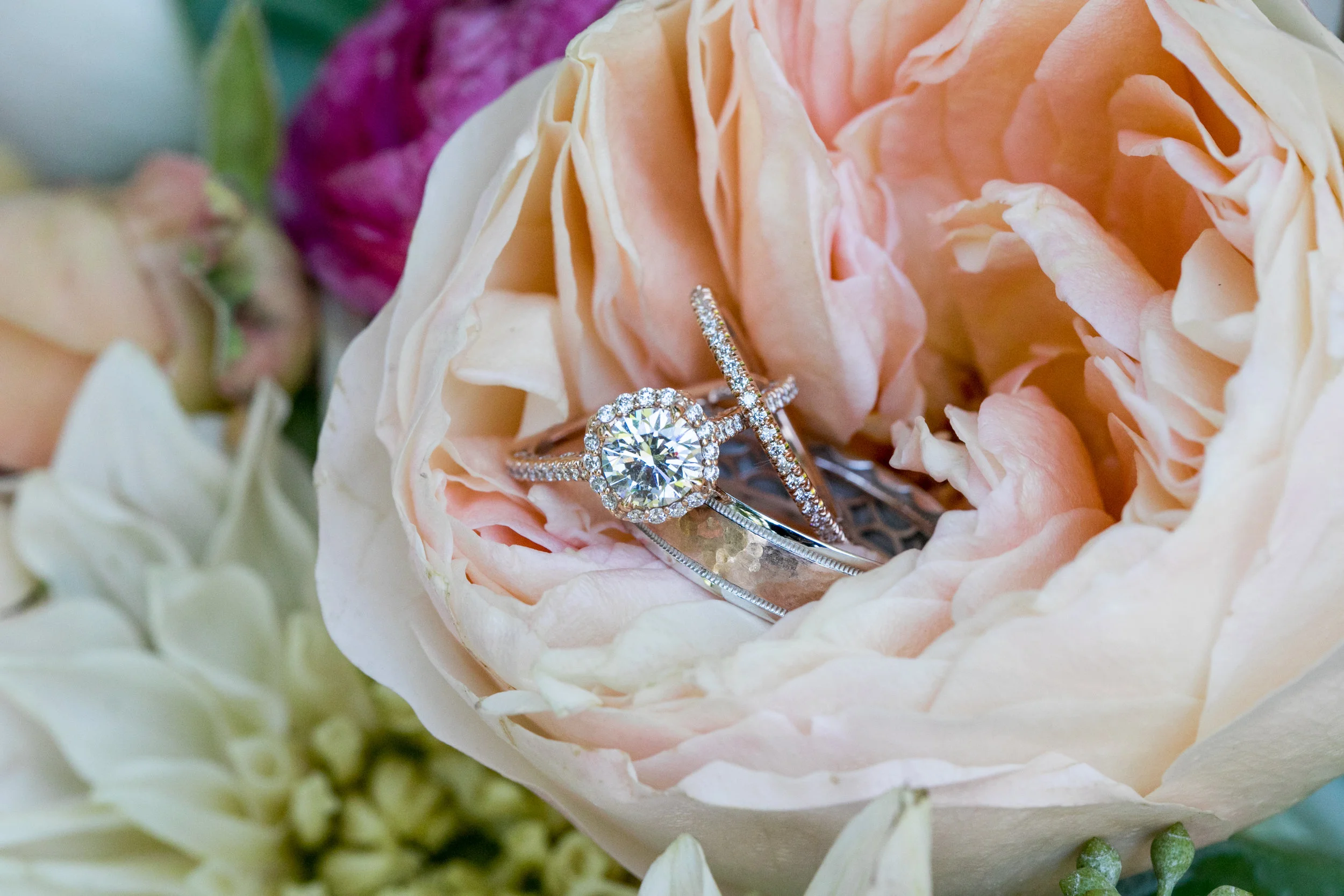 UvegesWeddingLivingRadiantPhotographyhighlights-4.jpg