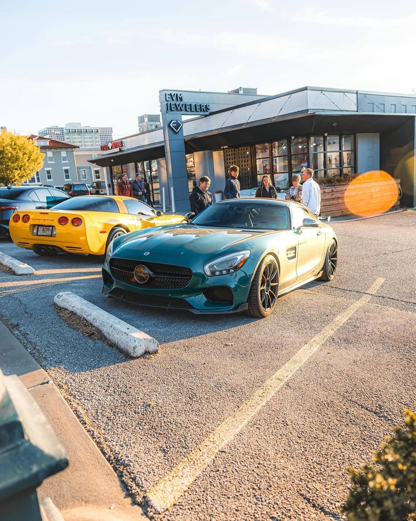 Thanks to everyone that joined us for Cars &amp; Carats at @evmjewelers on Thursday night - it was the perfect way to kickoff the 2024 season of events!

📷: @rgm_edia 

#expressrally #driversonly #evmjewelers #fayetteville #besocial #carcommunity #n