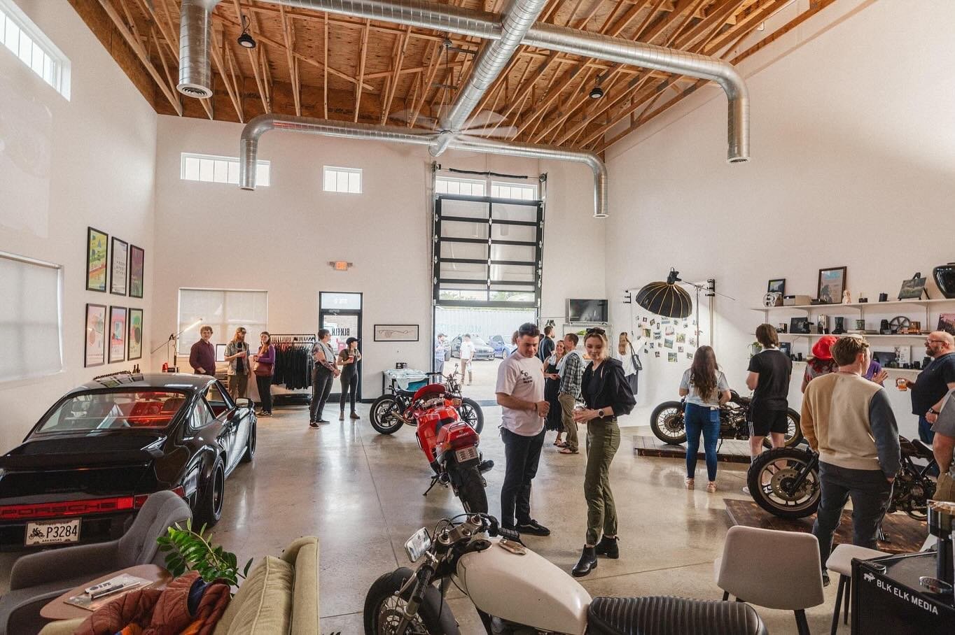 Good times at the Art in Motion Gallery Show at @blkelkmedia HQ over the weekend! Thanks to @oneup_motogarage and @blkelkmedia for teaming up with us for this unique event!

📷: @blkelkmedia 

#expressrally #driversonly #blkelkmedia #oneupmotogarage 