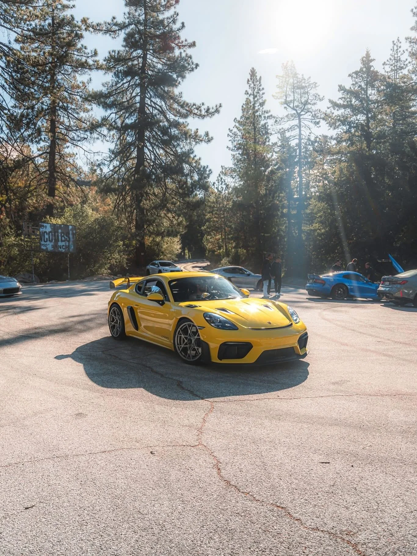 Good times at @goodvibesbreakfastclub on the Crest in Los Angeles - if you are an enthusiast this is the perfect way to kickoff the weekend! Maybe we need to team up with @oarkgen to do something similar in our area&hellip;

&mdash;&mdash;&mdash;&mda