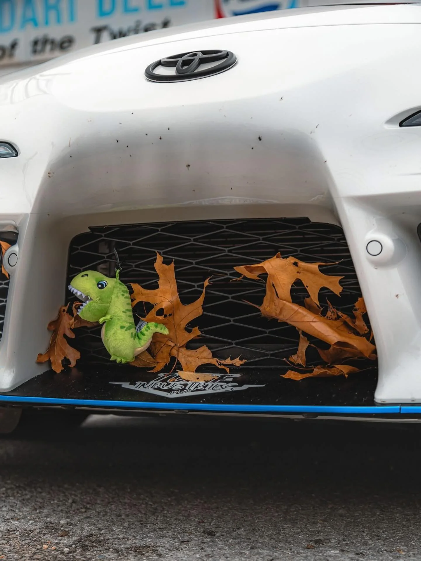 @tuff.rex loves fall drives. With the changing seasons make sure your ride is dialed in and protected with the best products from @tuffindustries.us !

📷: @rgm_edia 

#tuffindustries #tuffrex #tuffrex🦖 #expressrally #driversonly