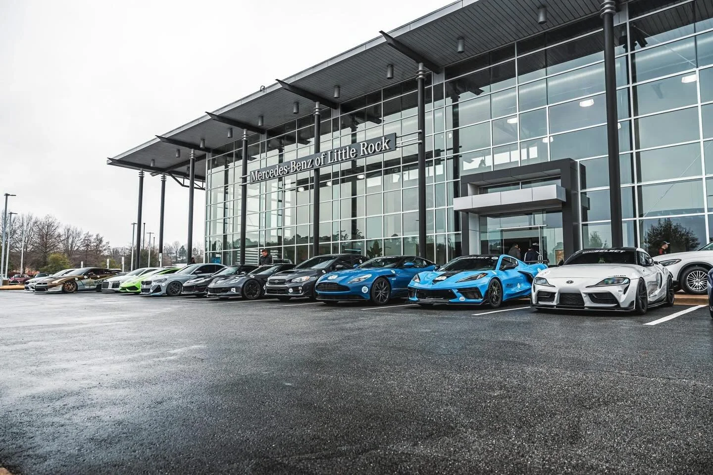 Tis the season! This Saturday is the Ryan Malone Memorial Toy Drive in NWA at @jasonsprodetail from 2-4pm and next Saturday, December 13th is our inaugural Holiday Hoon Charity Cruise hosted by @mercedesoflr at benefiting @immersearkansas ! If you  a