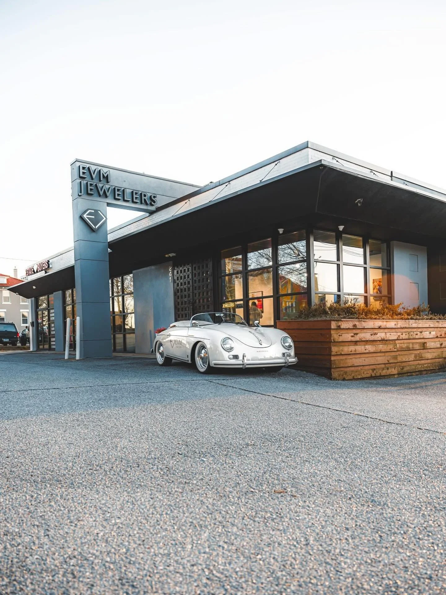 Time to bring it back - stay tuned for details for a new take on Cars &amp; Carats in May with @evmjewelers &amp; @enthusiast.auto.sales !

#expressrally #evmjewelers #enthusiastautosales #carsandcarats #carcommunity