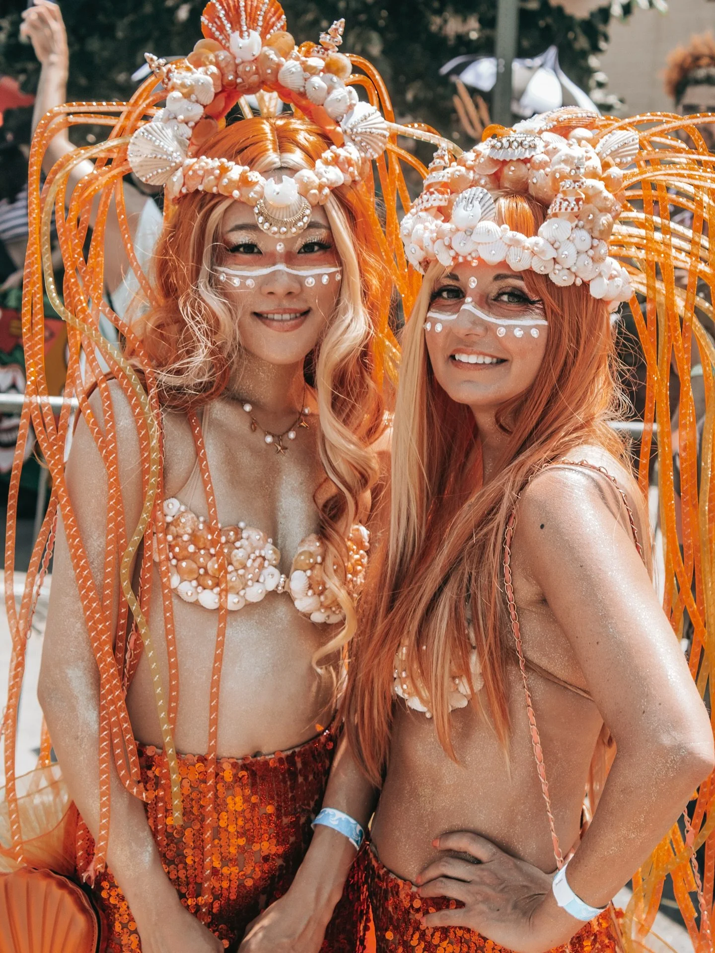 Sun, shells, sequins&hellip; and a little bit of mermaid magic 🐚🧡
From the @mermaidparade at @coney.island.usa 🧜&zwj;♀️
#mermaidparade #nyc #underthesea