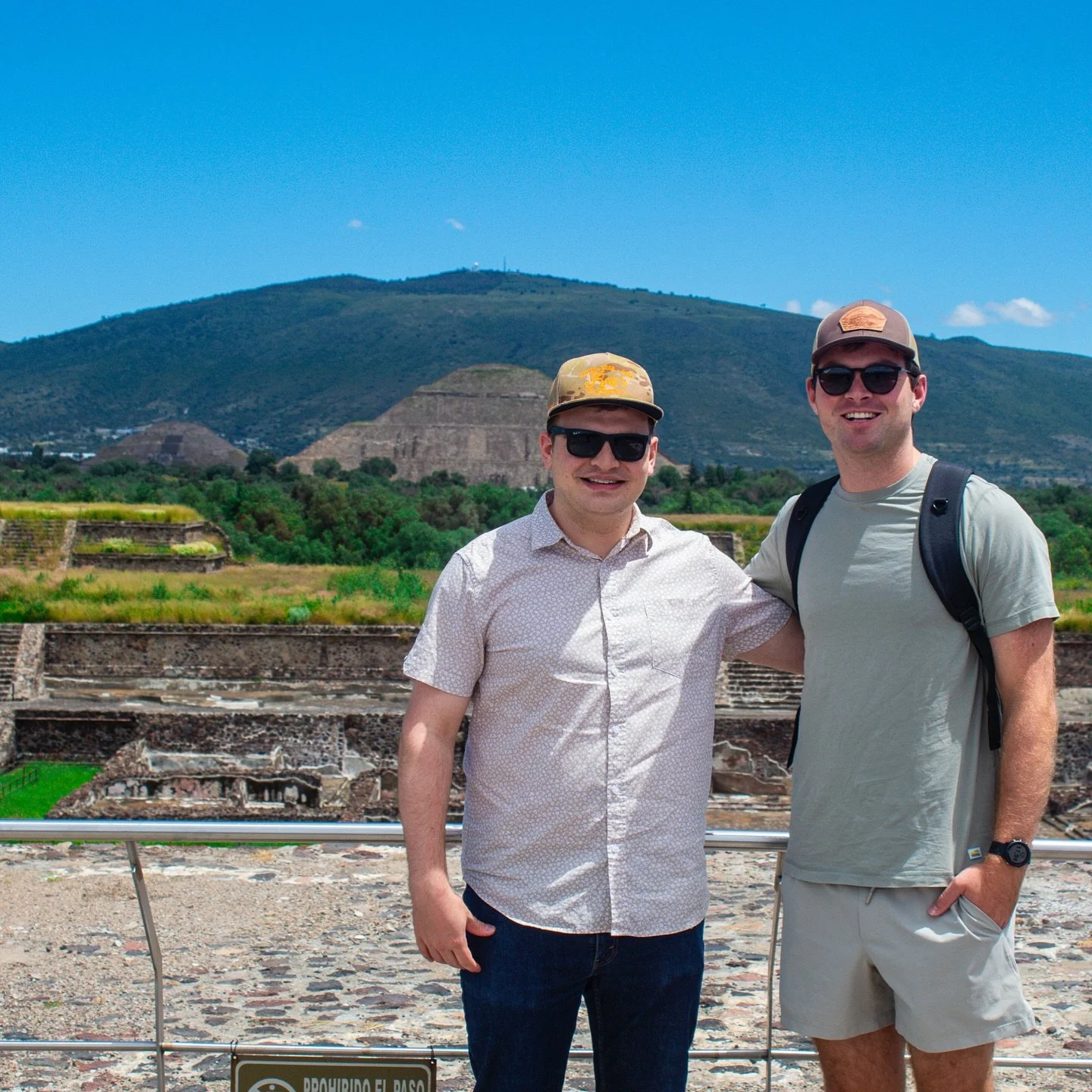 Closing out August under the Mexican sun 🌞🇲🇽 #teotihuacan