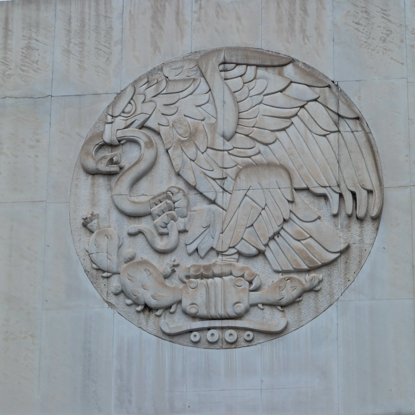 El &aacute;guila y la serpiente &mdash; an origin story in stone. 
Closing out November, stepping into December