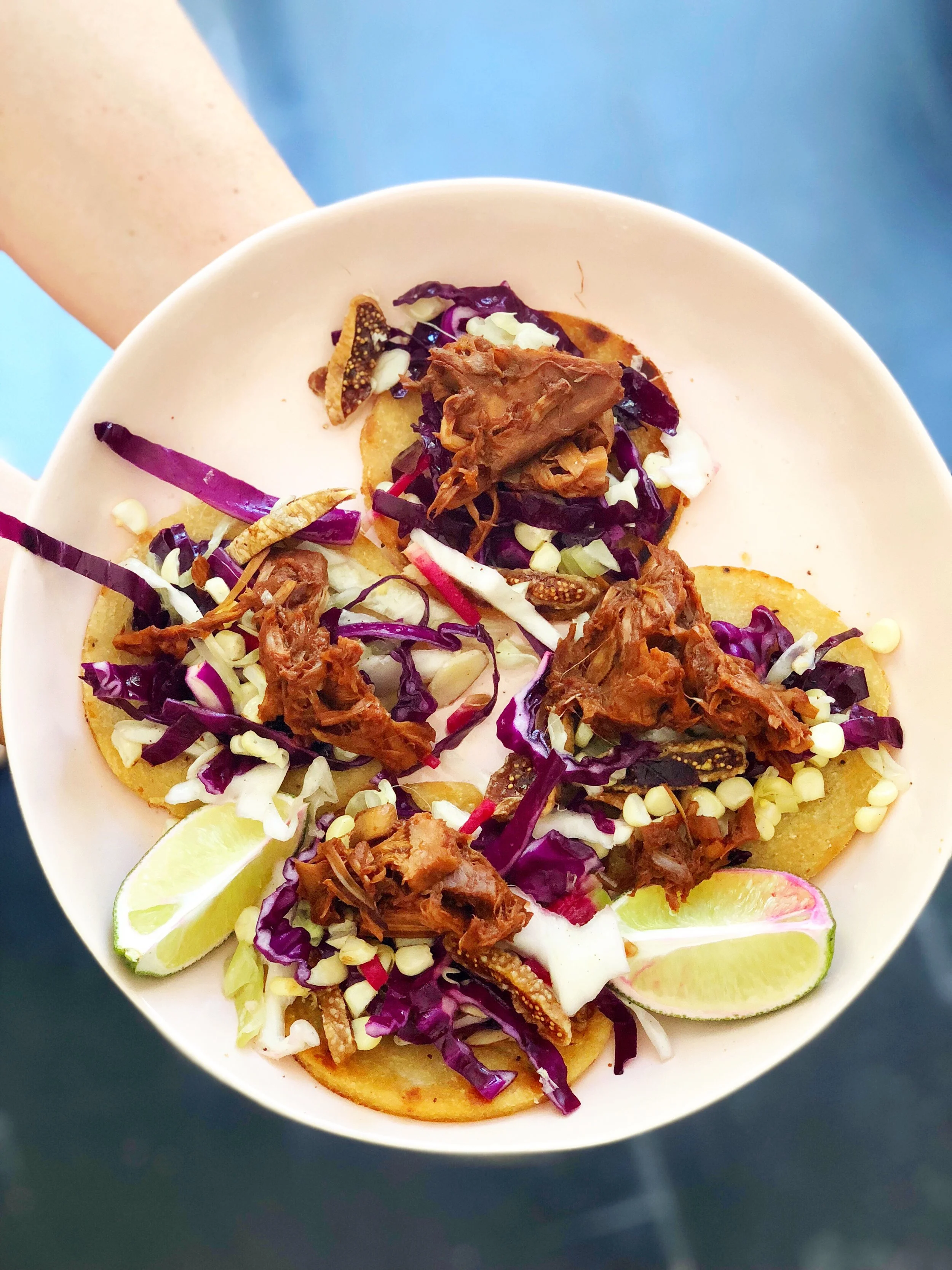 JACKFRUIT TACOS WITH CAULIFLOWER SHELLS