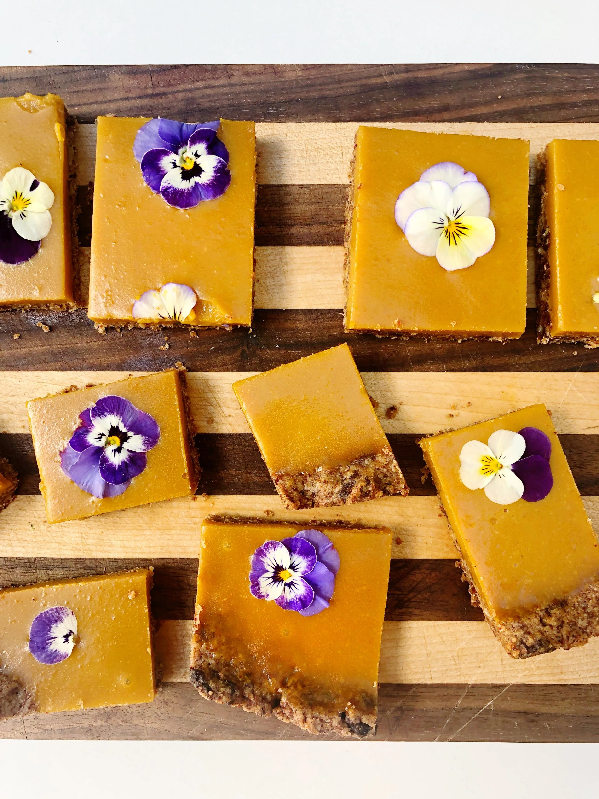 SAFFRON &amp; ROSE LEMON BAR