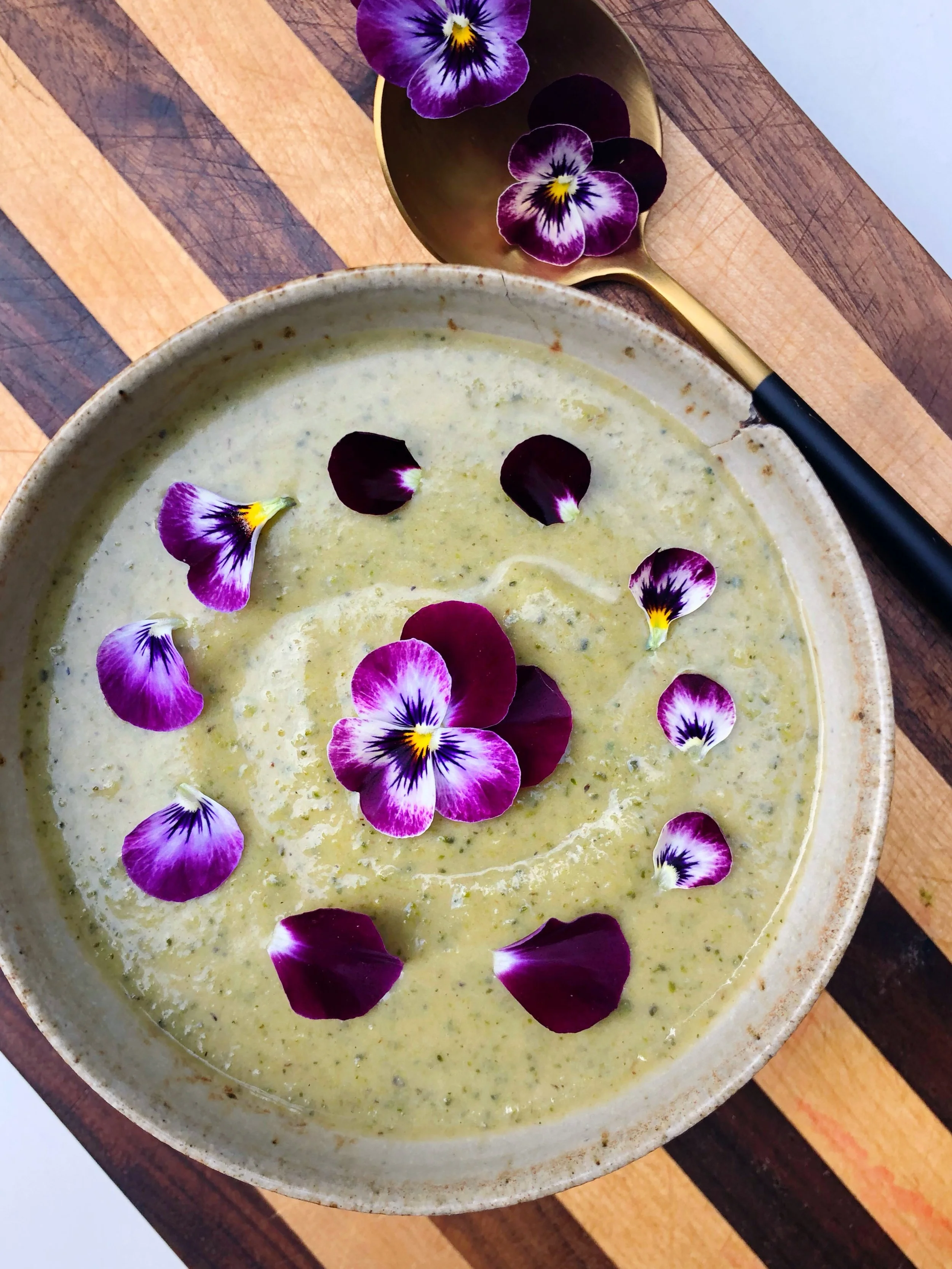 CREAMY COCONUT &amp; BROCCOLI SOUP