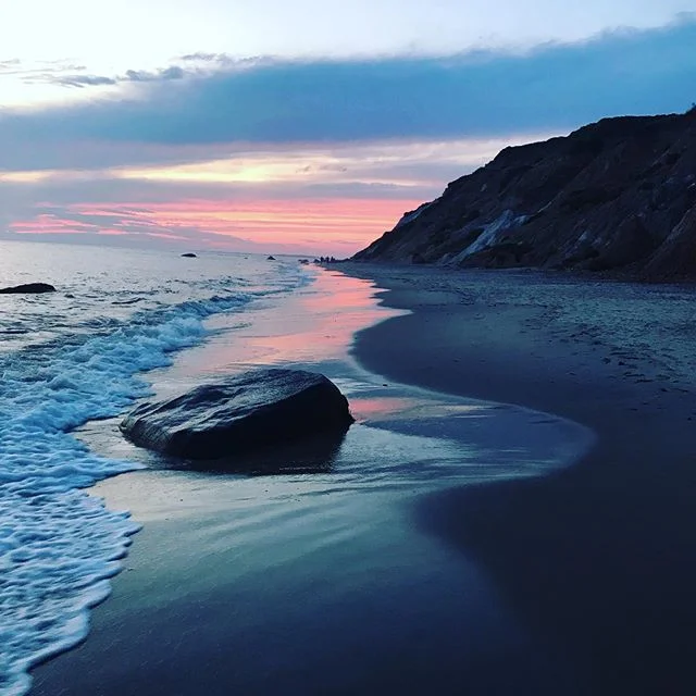 Vineyard stop motion fun! #aquinnah #marthasvineyard #stopmotion #massachusetts #brightstone #sojourningsouls #groundsounds #artsy #2k19