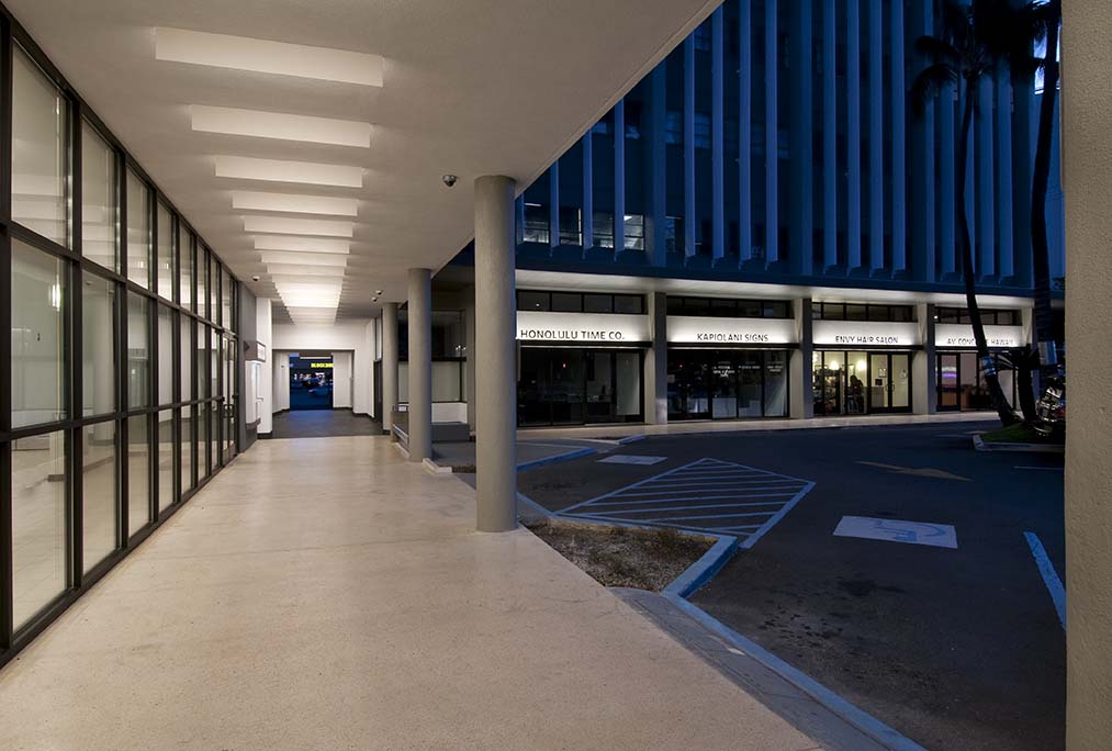  Photograph:&nbsp;   ©   David Franzen  Original Architect: Vladimir Ossipoff 