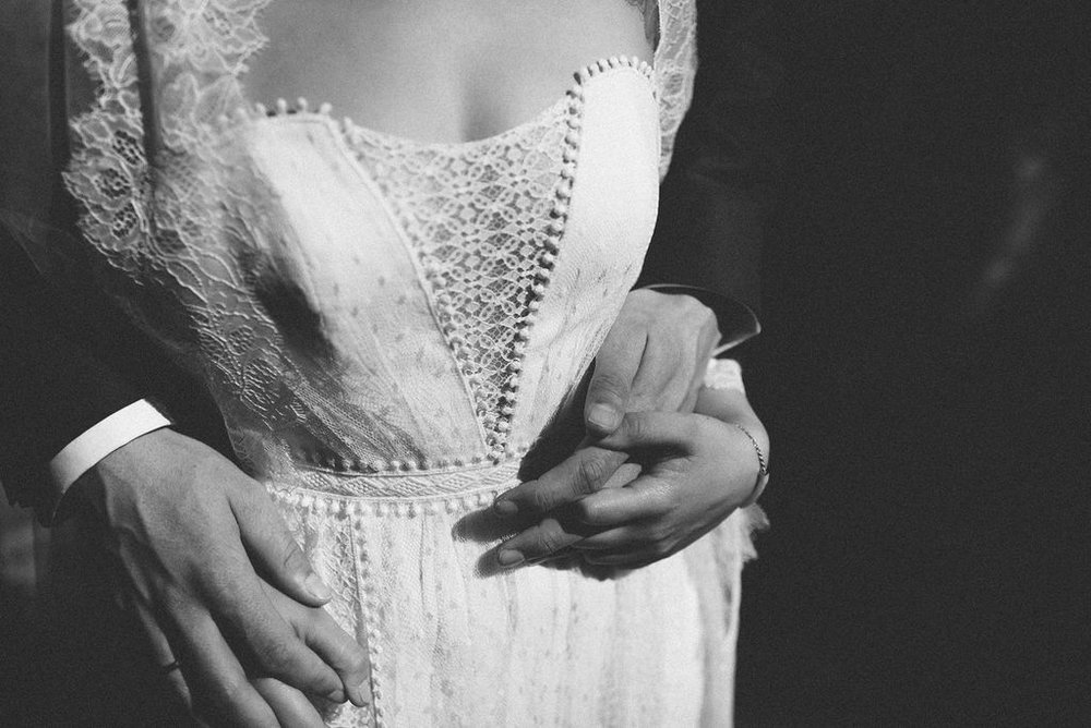 Braut und Bräutigam Detailaufnahme der Hände
