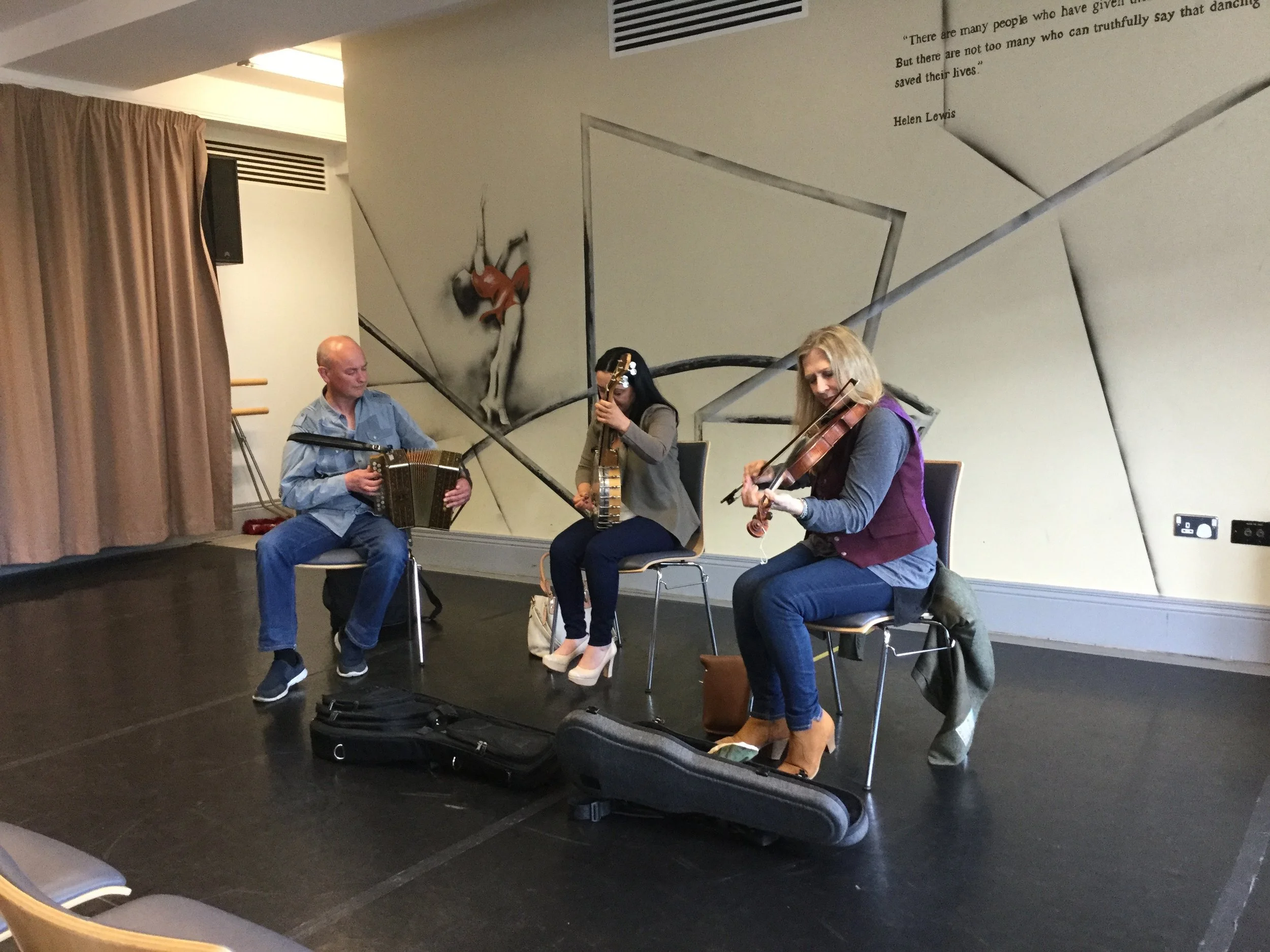 Maireád Ní Mhaonaigh & Angelina Carberry with Dan Brouder