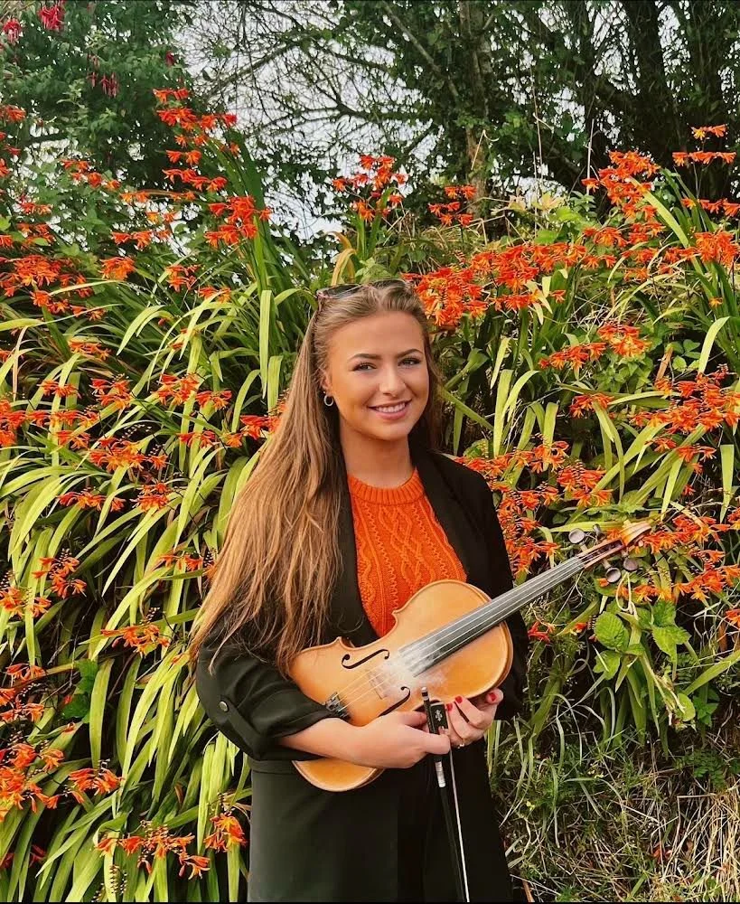 Workshops with Nia and Dermot Byrne (fiddle and accordion), and Steve Cooney (guitar)