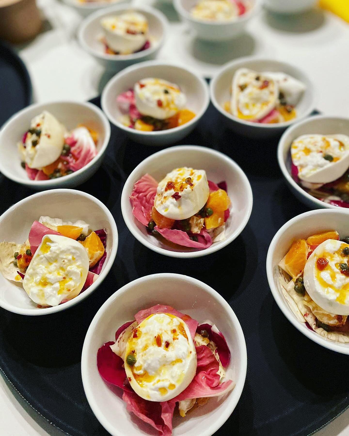 January brightness: Burrata w/ pink radicchio, castelfranco, tackle mandarin with caper, lemon and EVO dressing. 
Using all produce from @natoora for a bowl food event. 

#londoncaterer #natoora #burrata #winterfood #seasonaleating #sustainablecateri