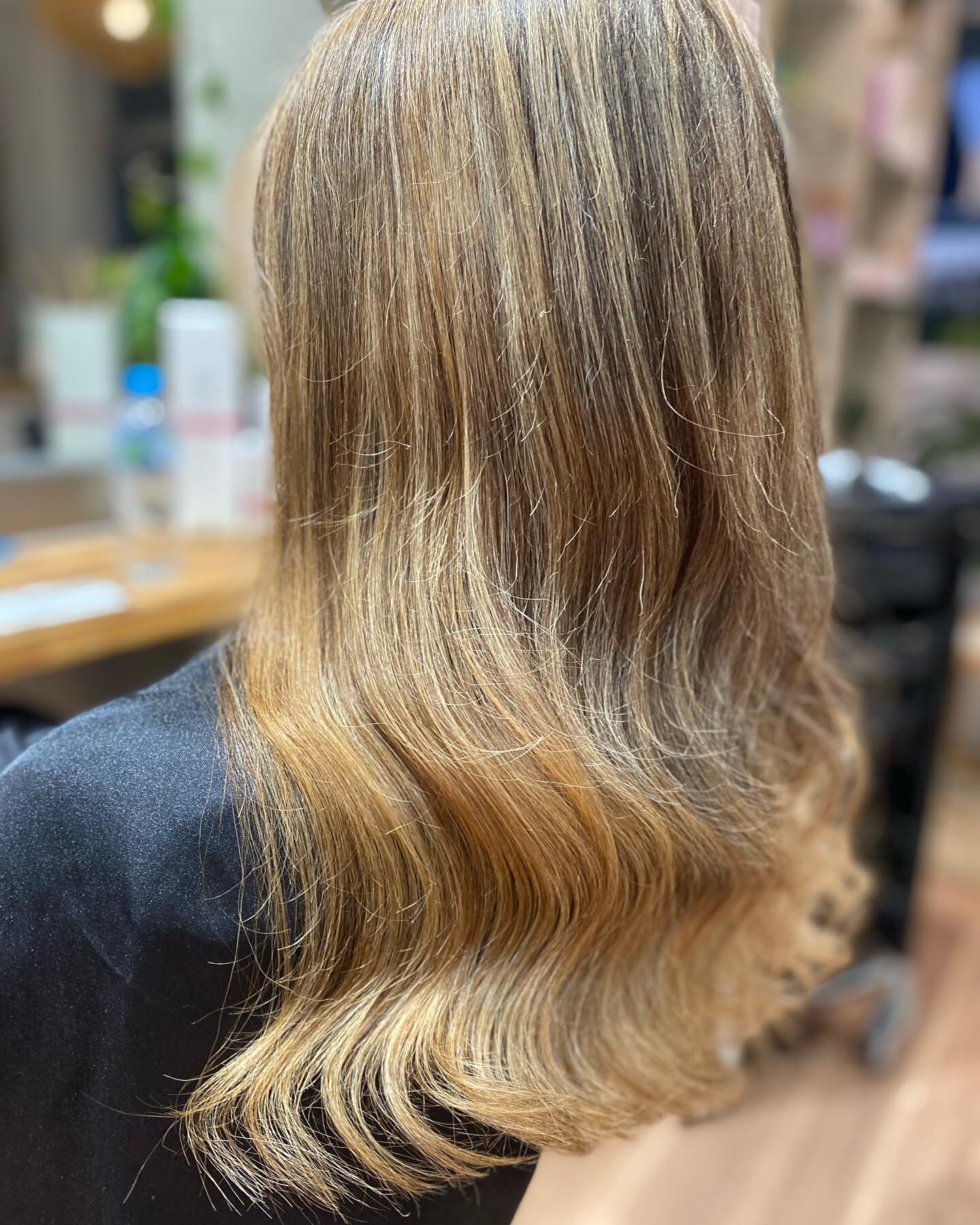 This result took me 6 hours and $250 for my guest, a costly process in both $$ and time, for those that know me well as a hairstylist, nothing ever takes that long, but this was an extra special colour correction. I have been doing this hair for quit