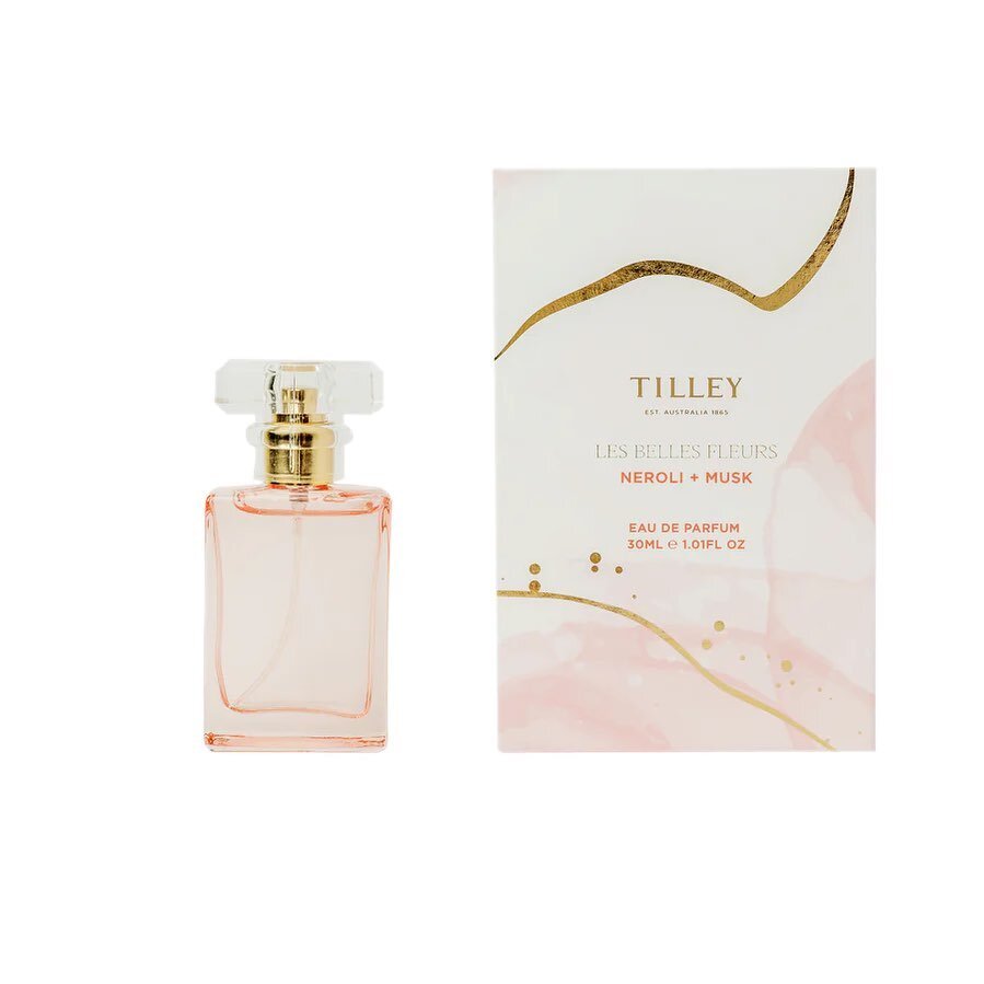 Les Belles Fleurs is a captivating fragrance inspired by floral notes of freesia and neroli floating on a fresh spring breeze. Let your deeper senses explore the heart notes of graceful jasmine, delicate rose petals and relaxing ylang ylang with a de
