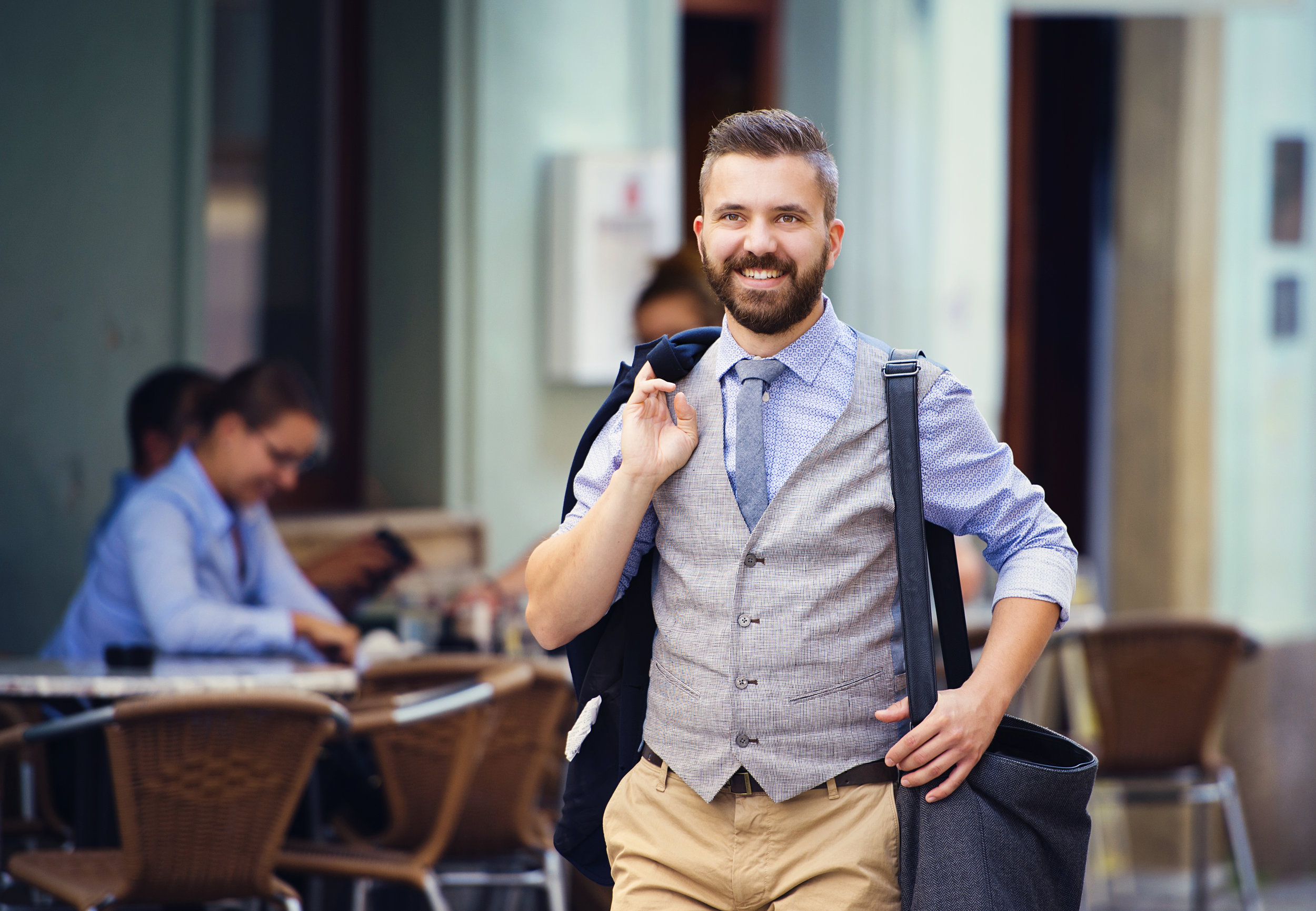 happy_business_traveler_sanctifly_wellness_app.jpeg