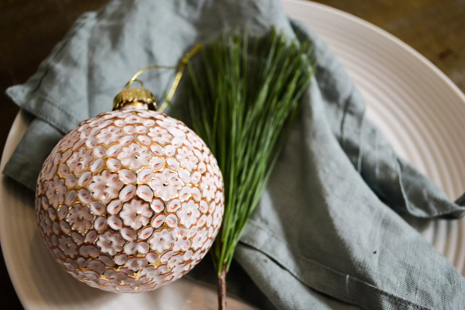 Elizabeth_Christmas_Table__JoWoodfordPhoto-5.jpg