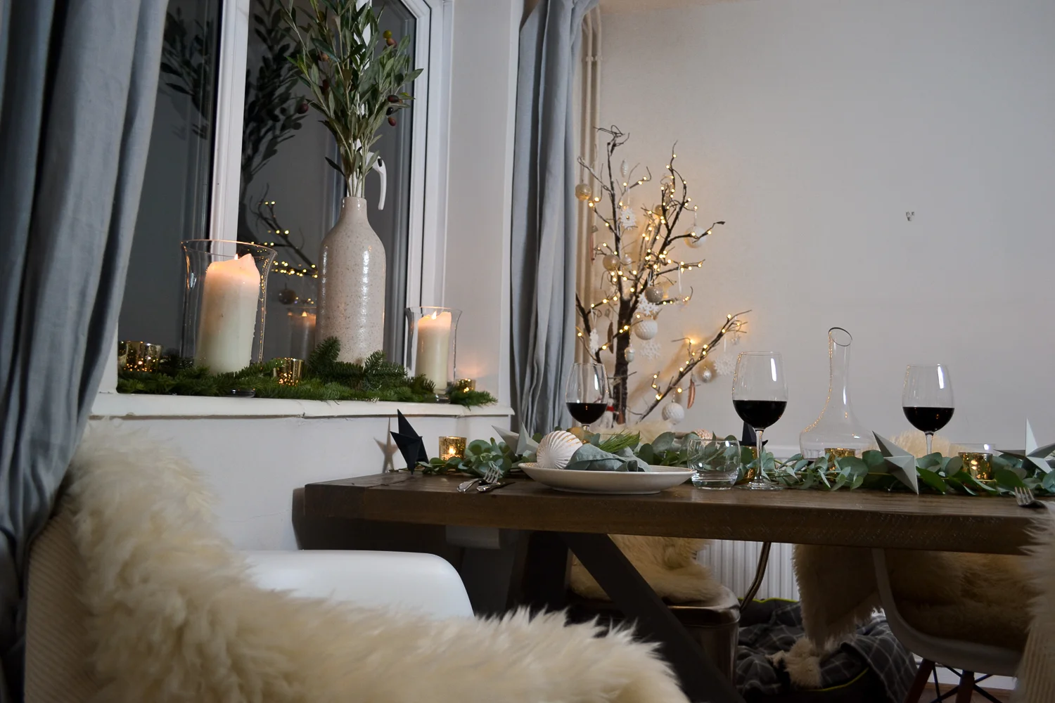 Elizabeth_Christmas_Table__JoWoodfordPhoto-4.jpg
