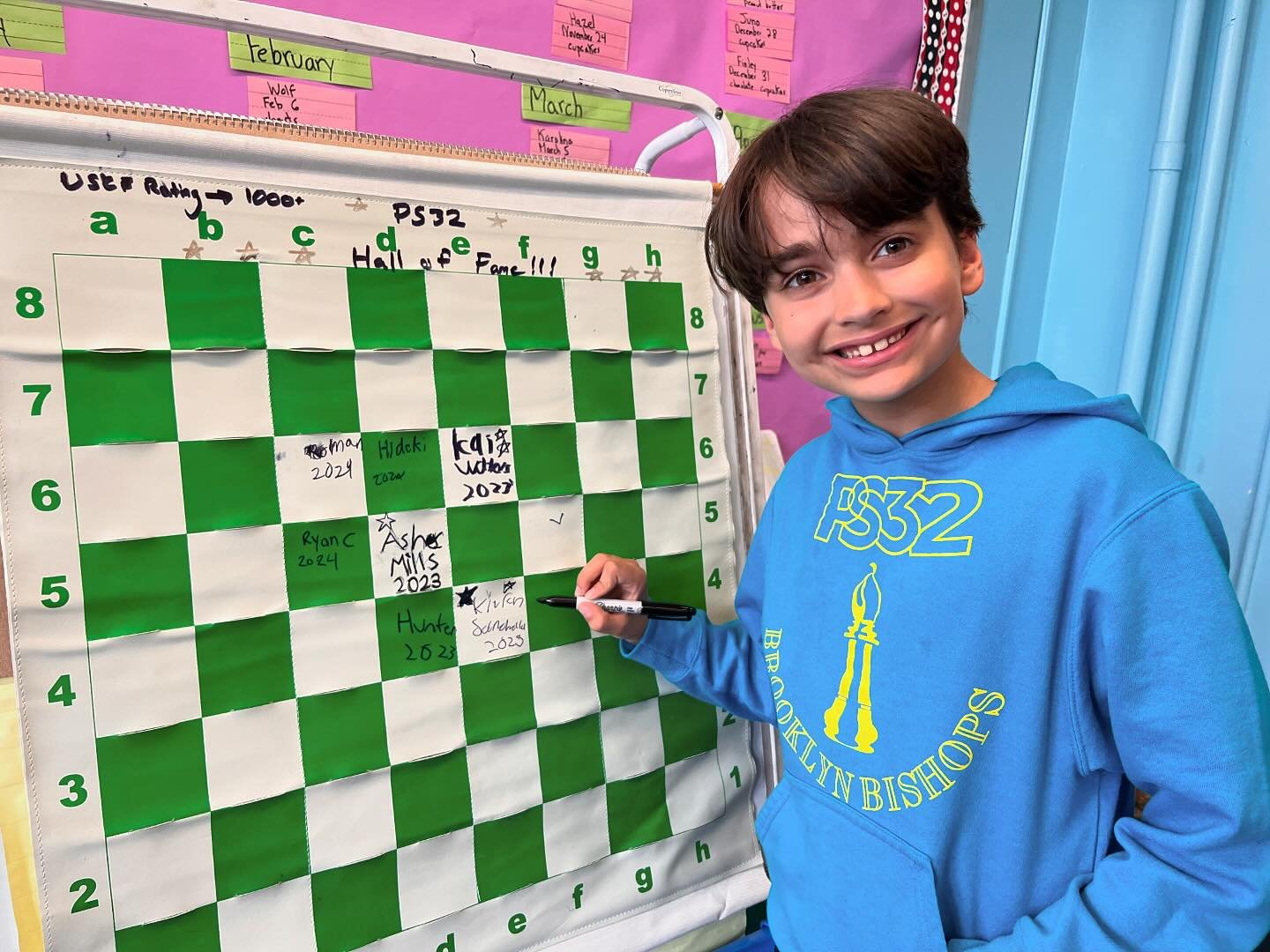 Make way for the newest 2-star general at PS32 ⭐️⭐️

Congratulations Kieran for breaking 1400 USCF this past week at Spring Break camp. Kieran finished 6th individually in the K-6 Under 1400 section 

#1400plususcf #halloffame #ps32chess