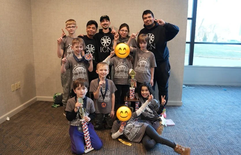 Greenpoint stand up! Congratulations to our PS 31 DuPont Rooks for winning 1st place in the K-3 Under 800 section at the State Championship 🏰

Shoutout Daniel T for leading the team, scoring 5 points and finished 4th place individually! 🏆

One of N