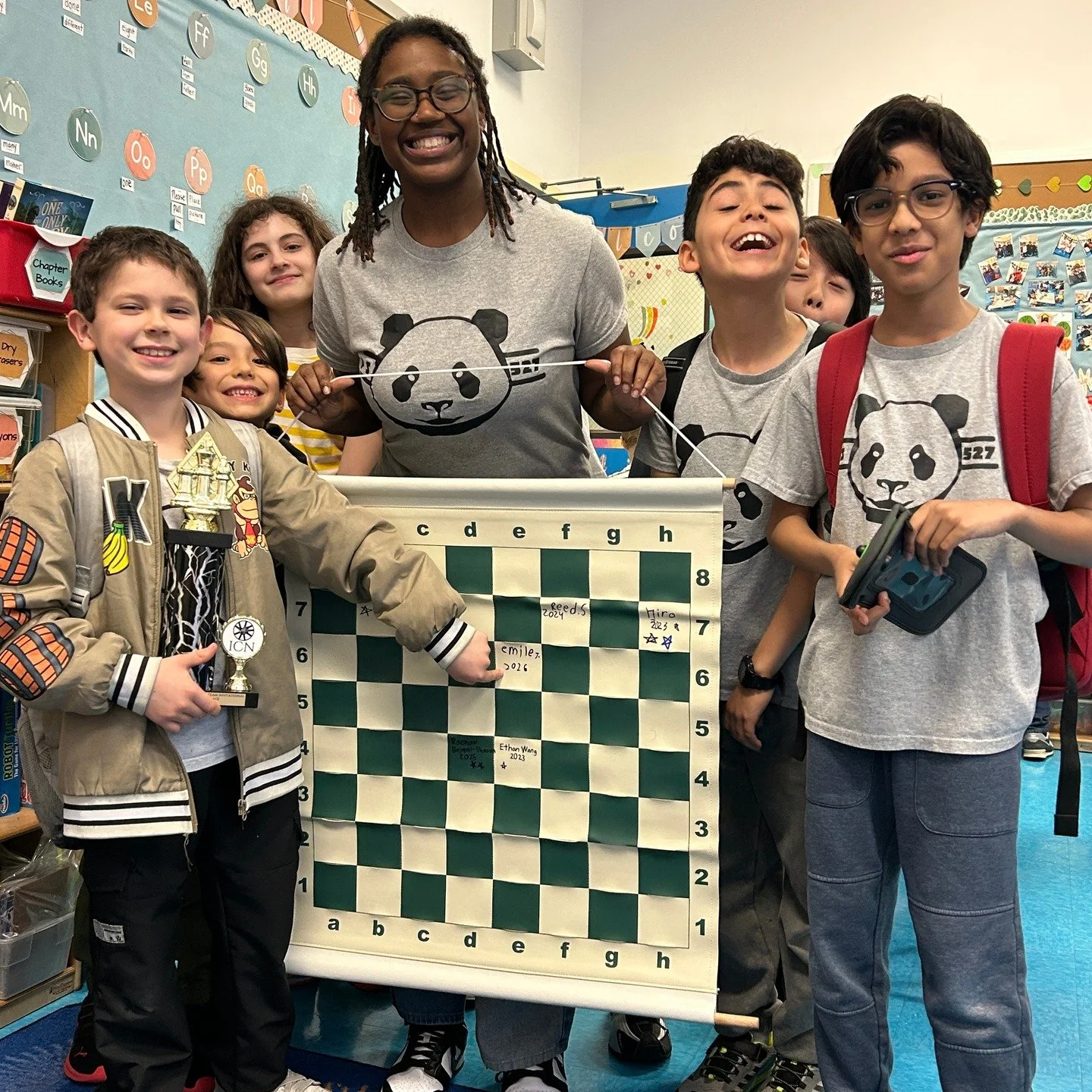 Congratulations to Emile from PS 527 for breaking 1000 USCF and signing the Hall of Fame board! Emile has been a hard worker his entire time on the PS 527 Chess team. He will represent his school at Elementary Nationals in May!

#1000plususcf