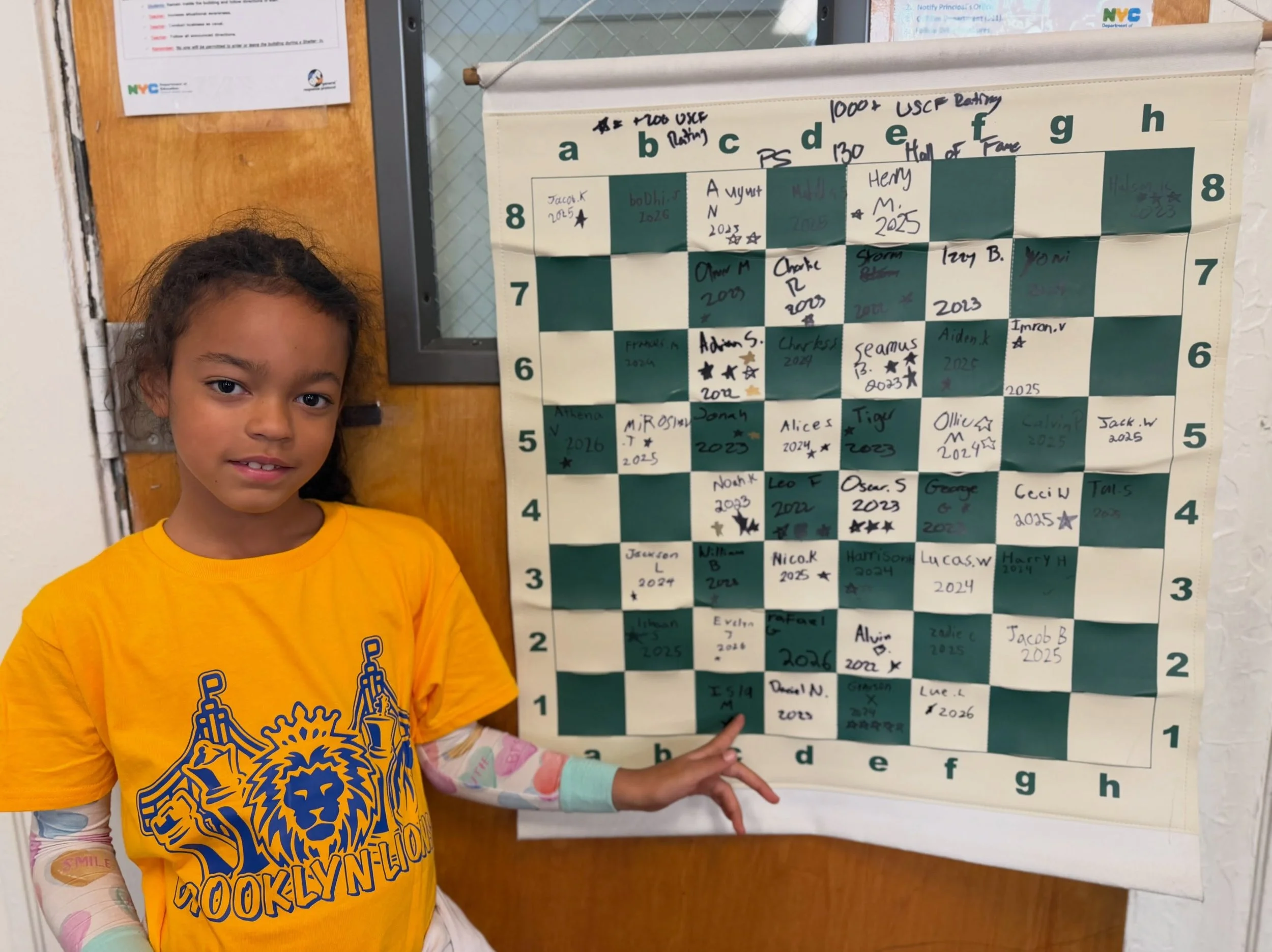 Congratulations to PS 130 Isla for becoming the youngest student to sign the Hall of Fame board! Not only did Isla break 1000 this summer, she also eclipsed 1200 USCF, adding a star as well! 🦁⭐️

#1200plususcf #ps130chess