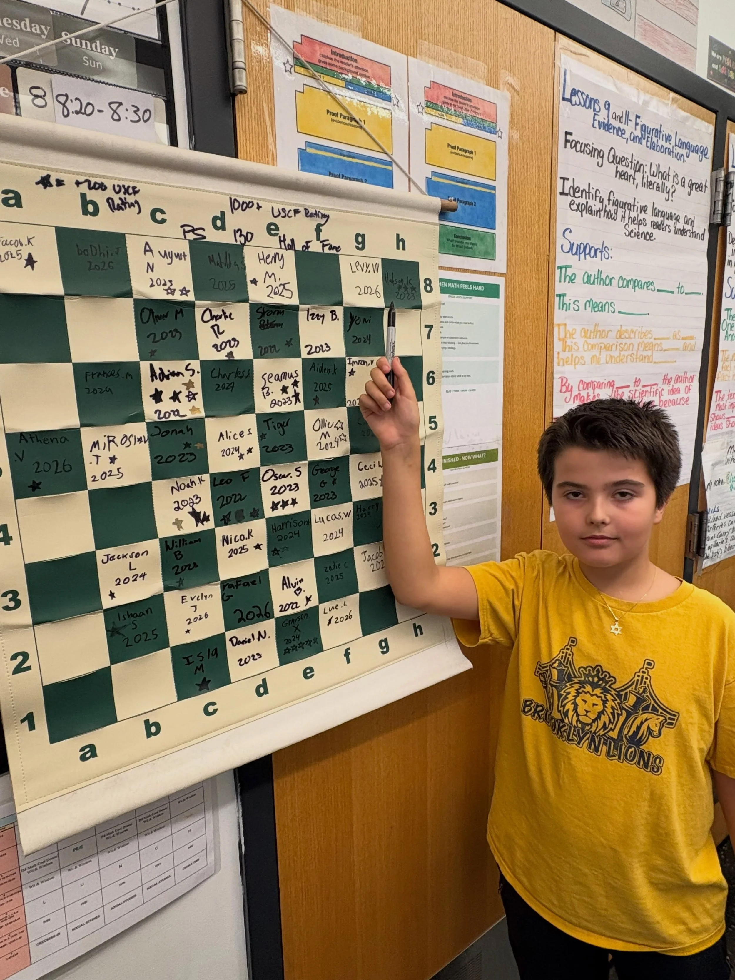 Congratulations to PS 130K Levy for breaking 1000 at this past weekend&rsquo;s Grand Prix! Levy signs right above his older brother&rsquo;s square :) 

#1000uscf #ps130chess