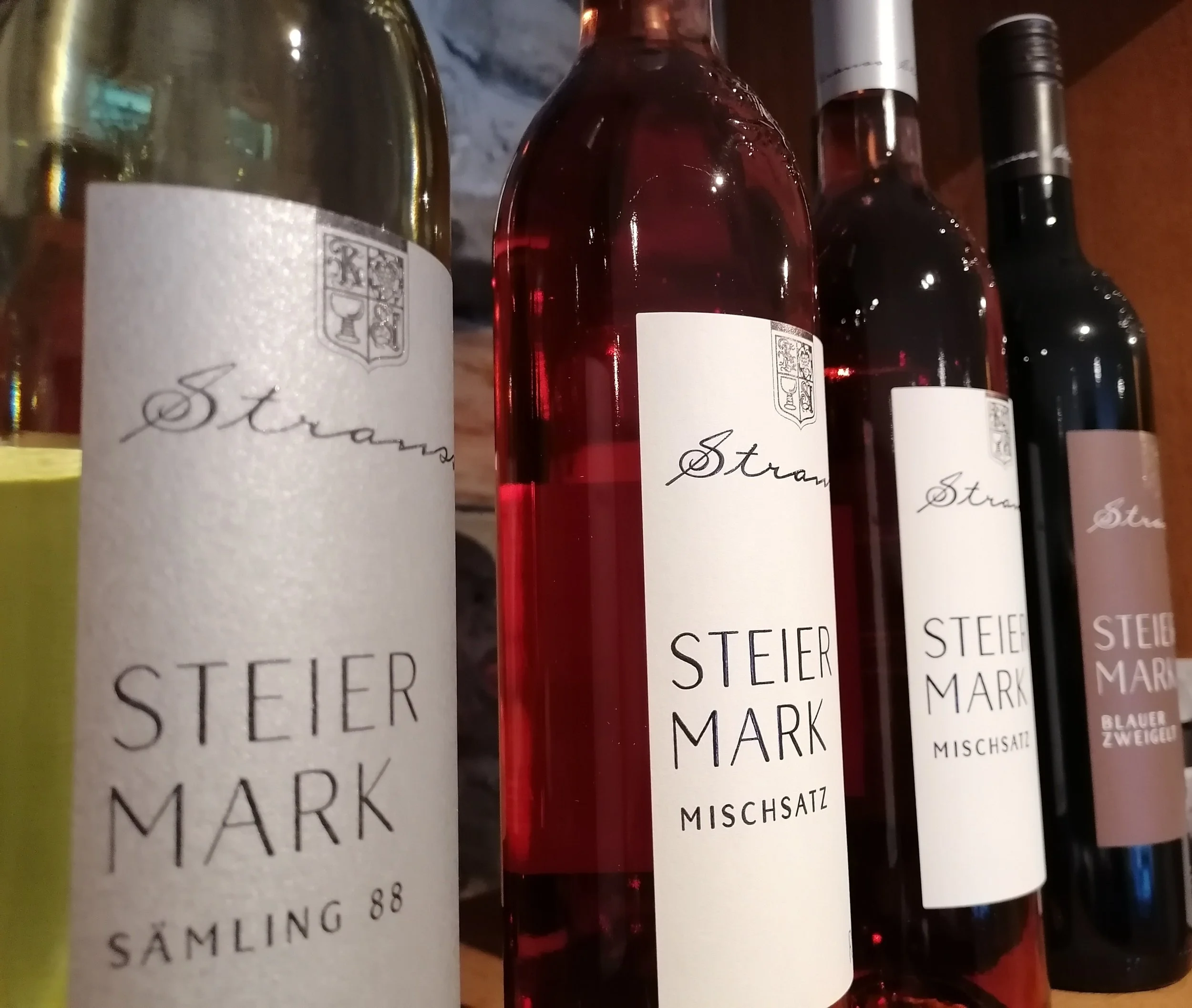 STrauss weinflaschen.jpg