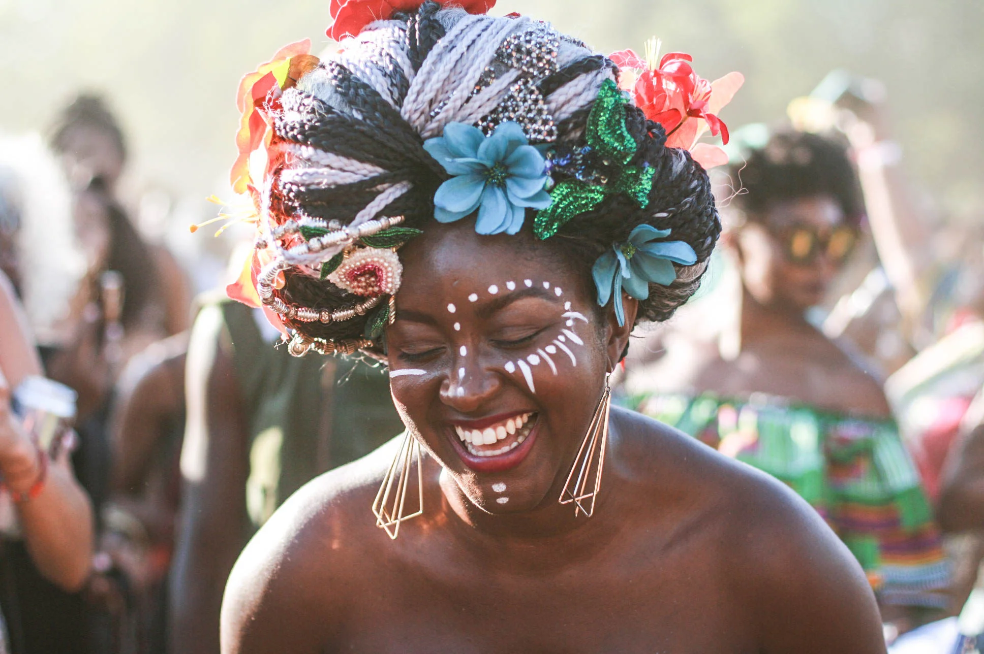 The smiles at the Golden Stage at #afropunkfest during @djmoma set .