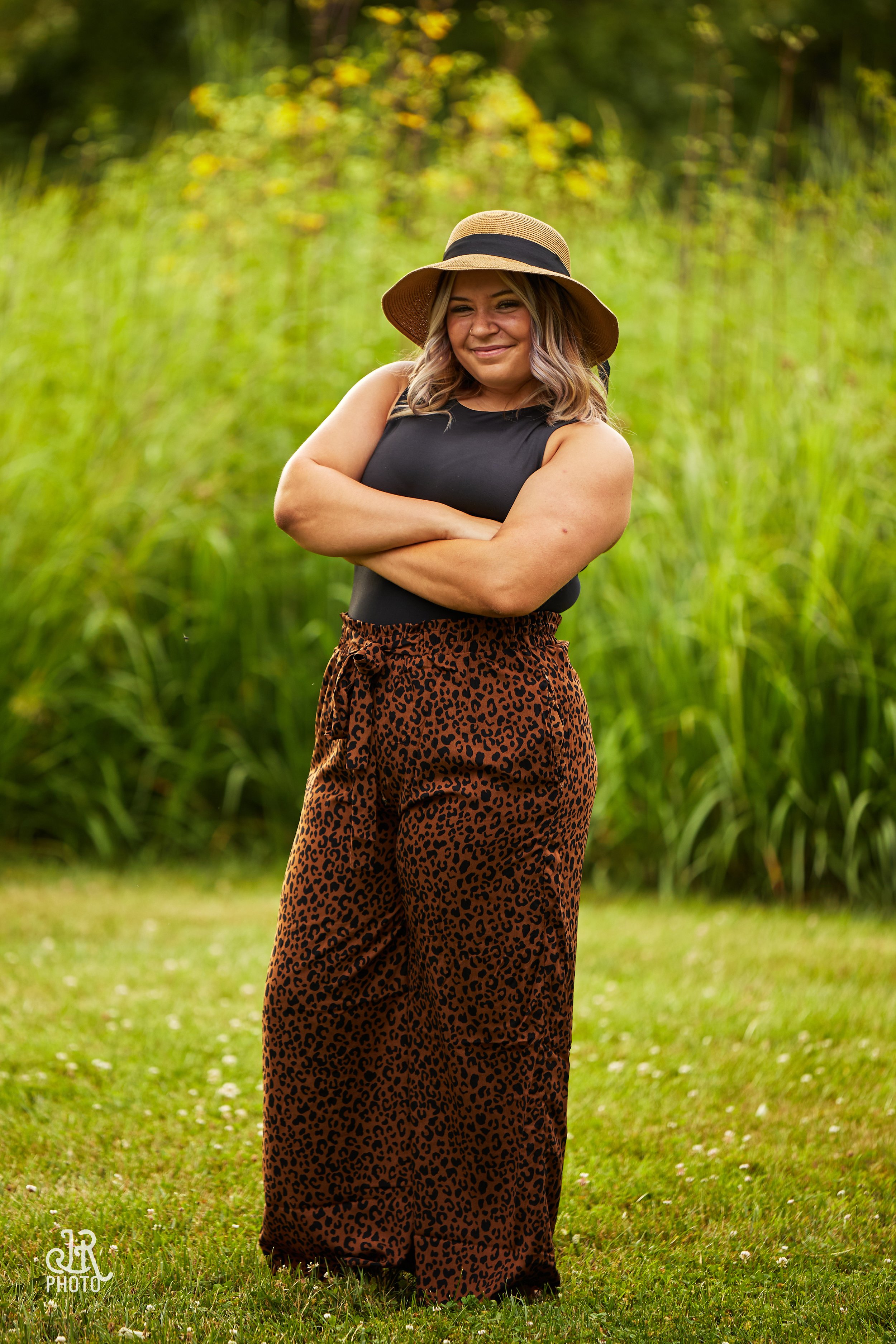 Taylor Rohrer_SeniorShoot-0406 1.jpg