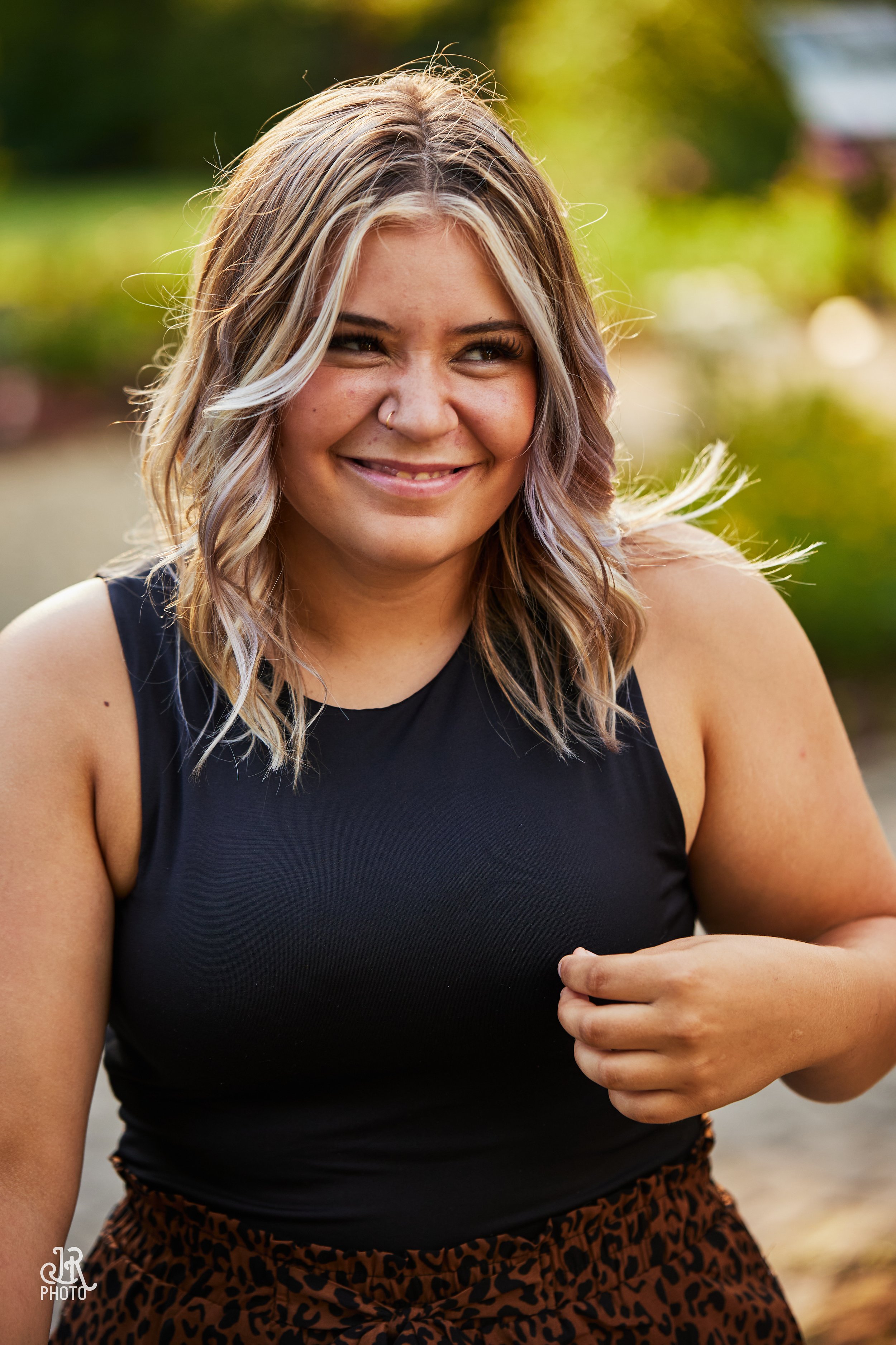 Taylor Rohrer_SeniorShoot-0739 1.jpg