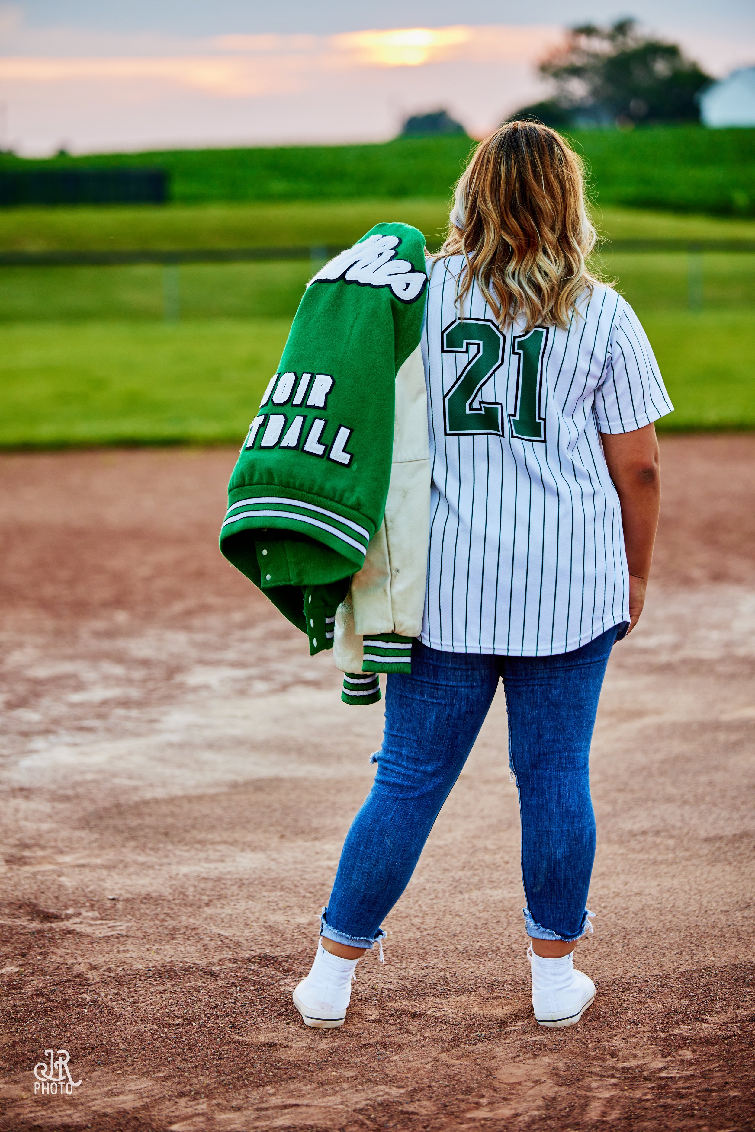 Taylor Rohrer_SeniorShoot-1574 1.jpg
