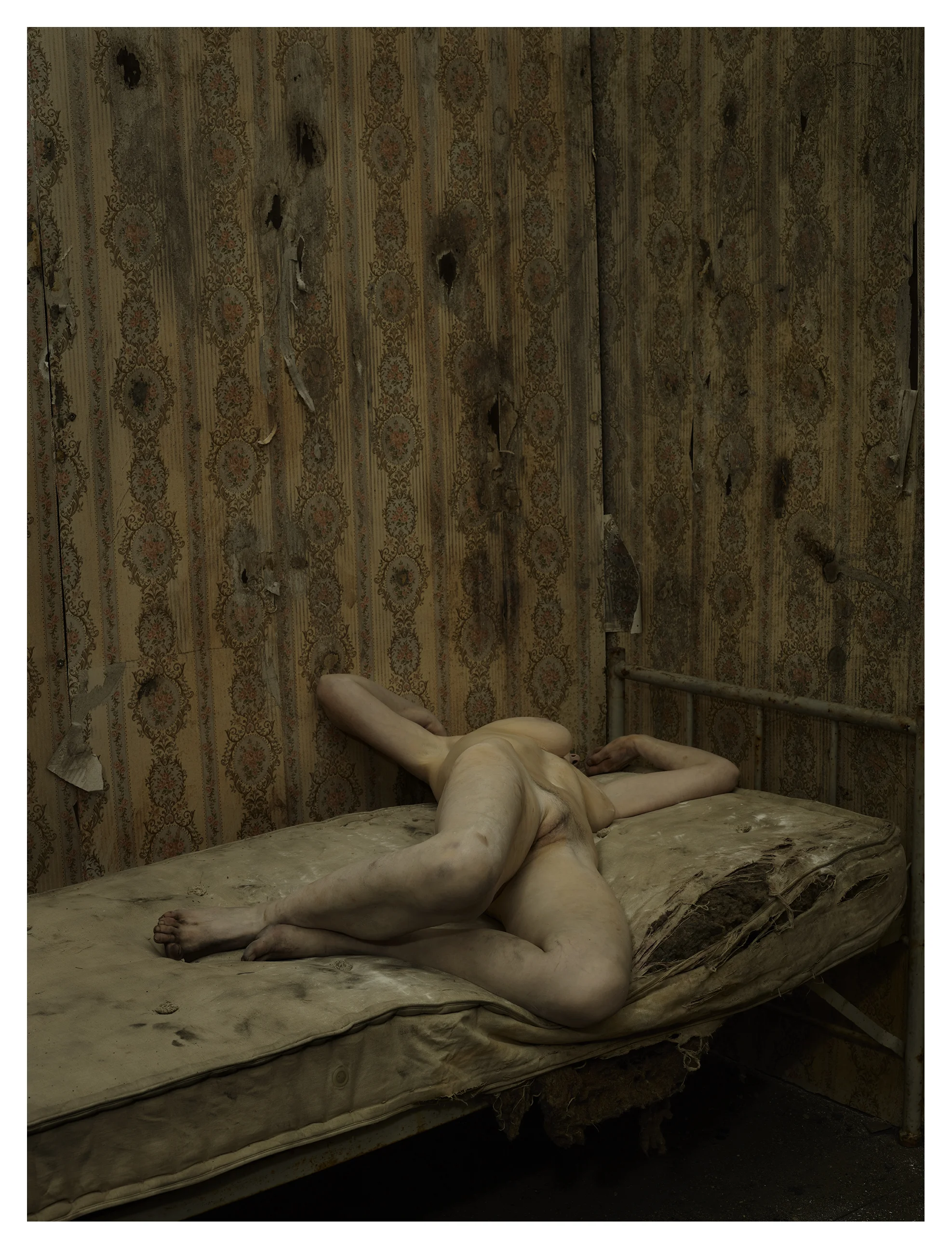 femme intérieur1.jpg