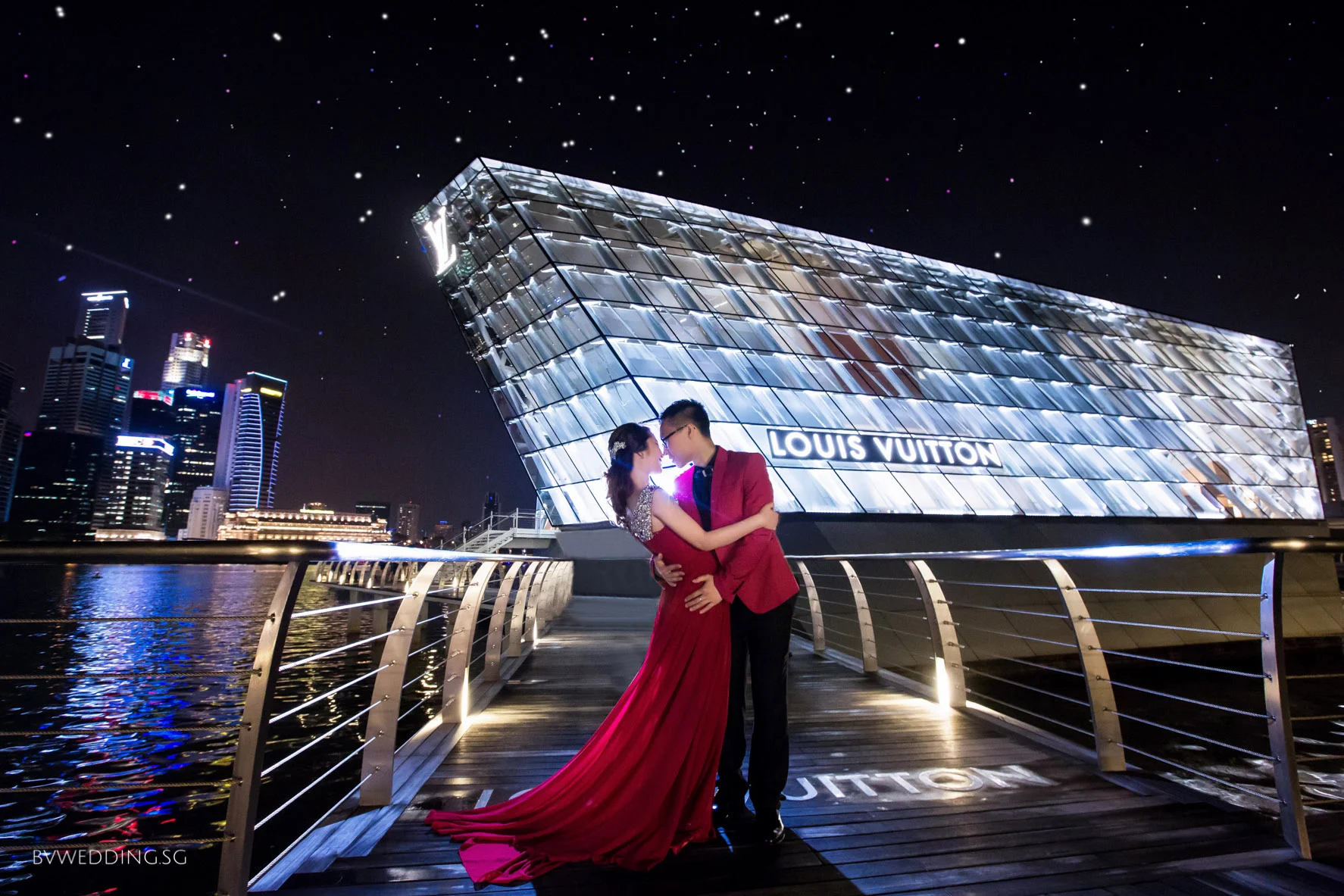 Pre-wedding photoshoot at Helix Bridge & LV Platform