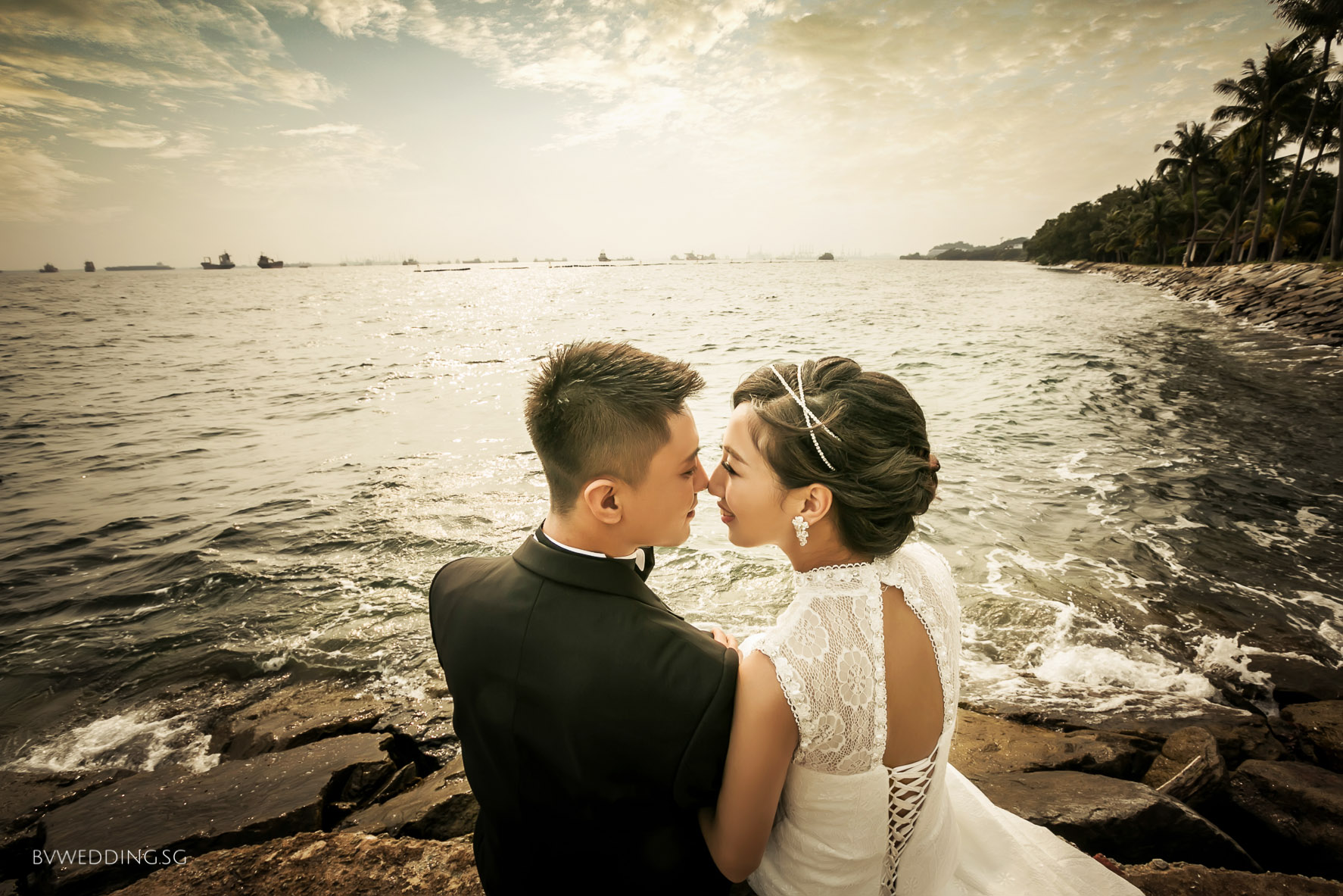 Pre-wedding Photoshoot at sentosa beach