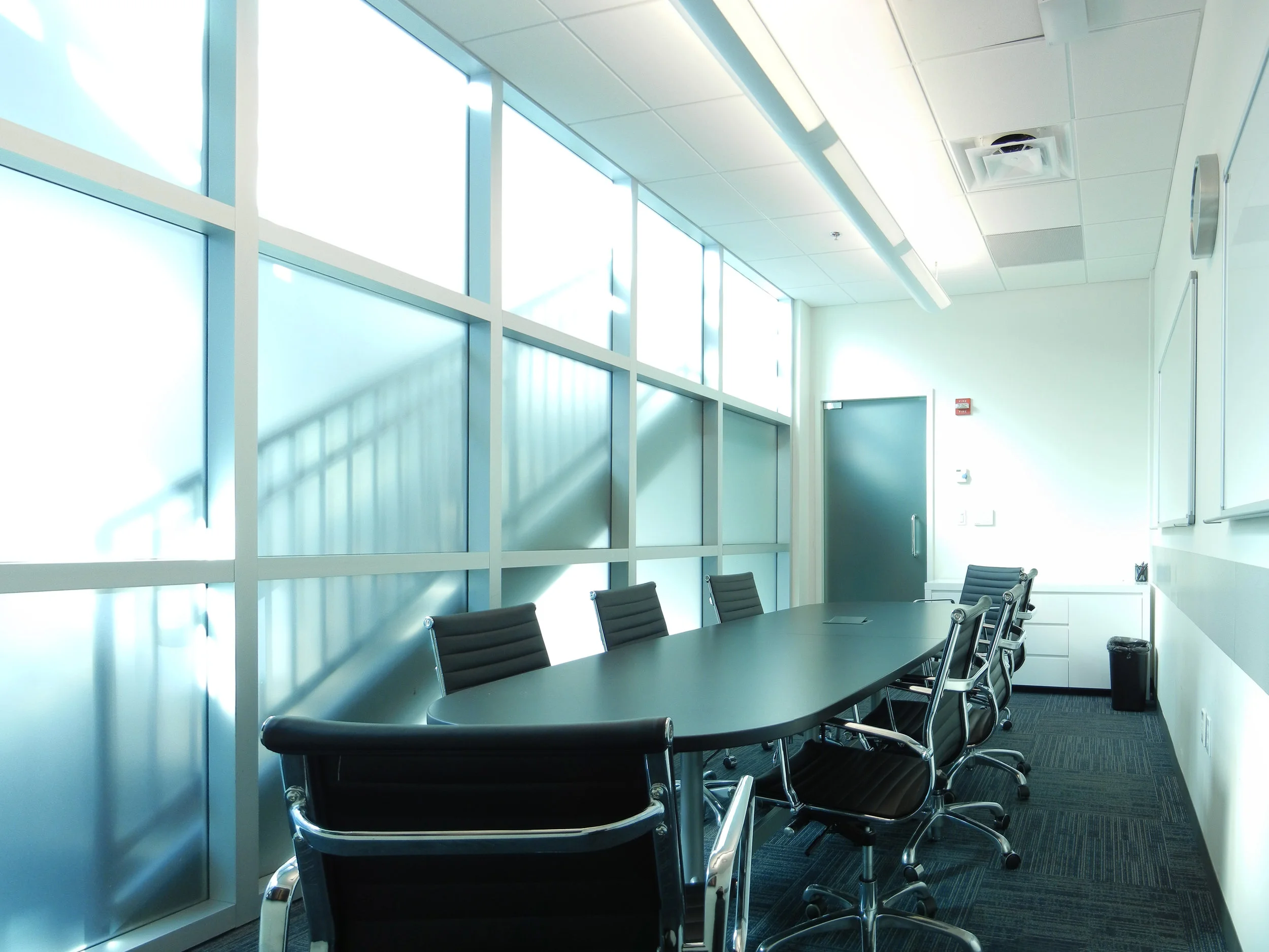 Charles River Analytics Conference Room by HDS Architecture