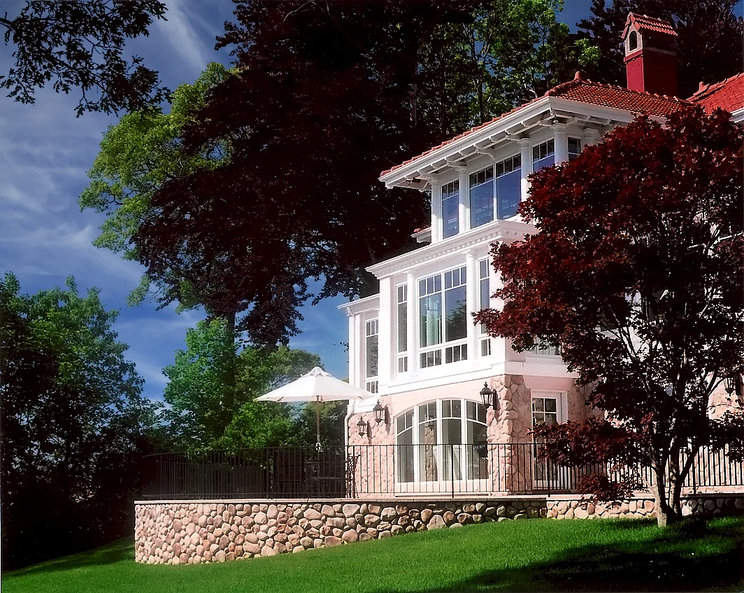 Vineyard Haven Mansion by HDS Architecture