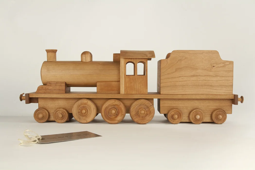 Cherrywood Locomotive with Metal Tag