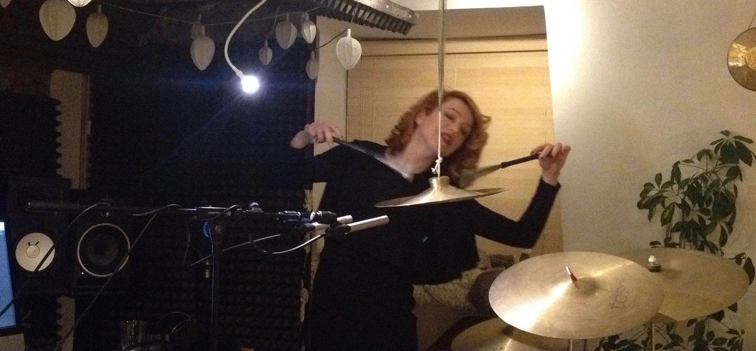 jarmila-gorna-recording-cymbals-in-her-studio-malachim.jpg