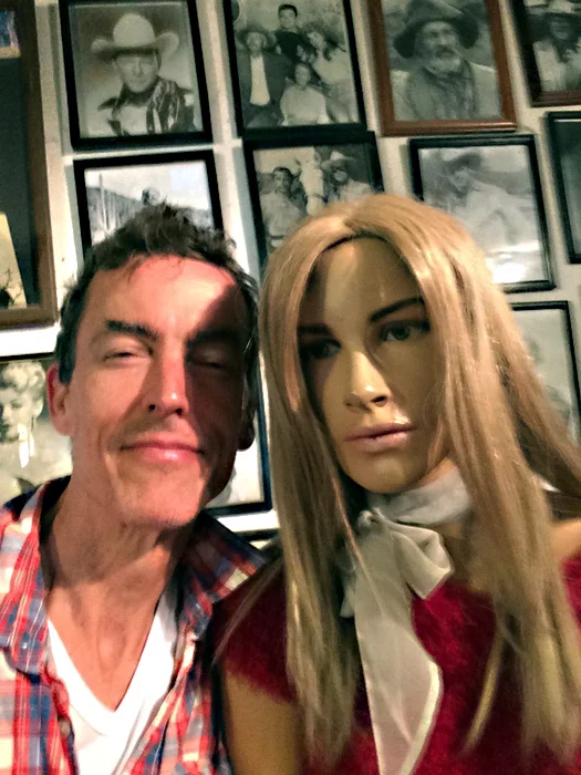 me and creepy mannequin-route 66_adjo1-small.jpg