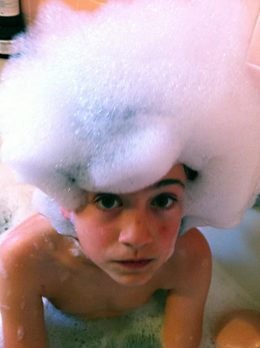 hugo-bath-bubble afro_adj01-sm.jpg