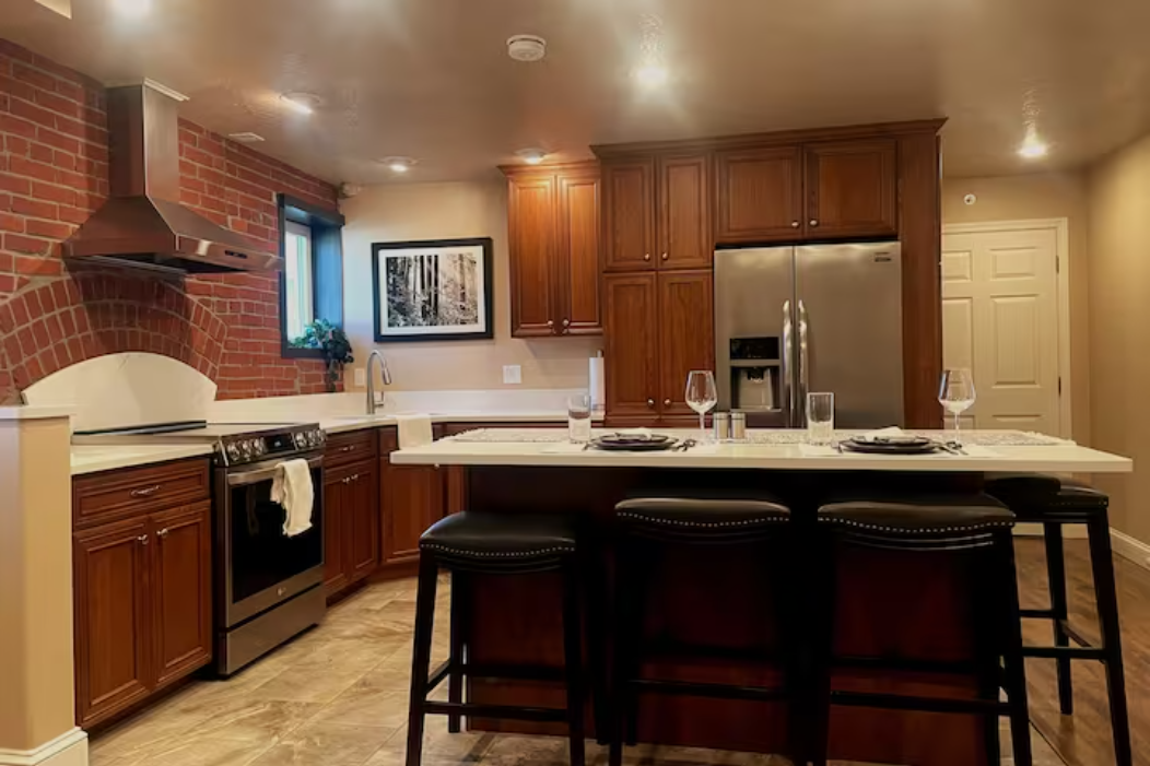 Colville St .Loft — Vacation Rentals of Walla Walla